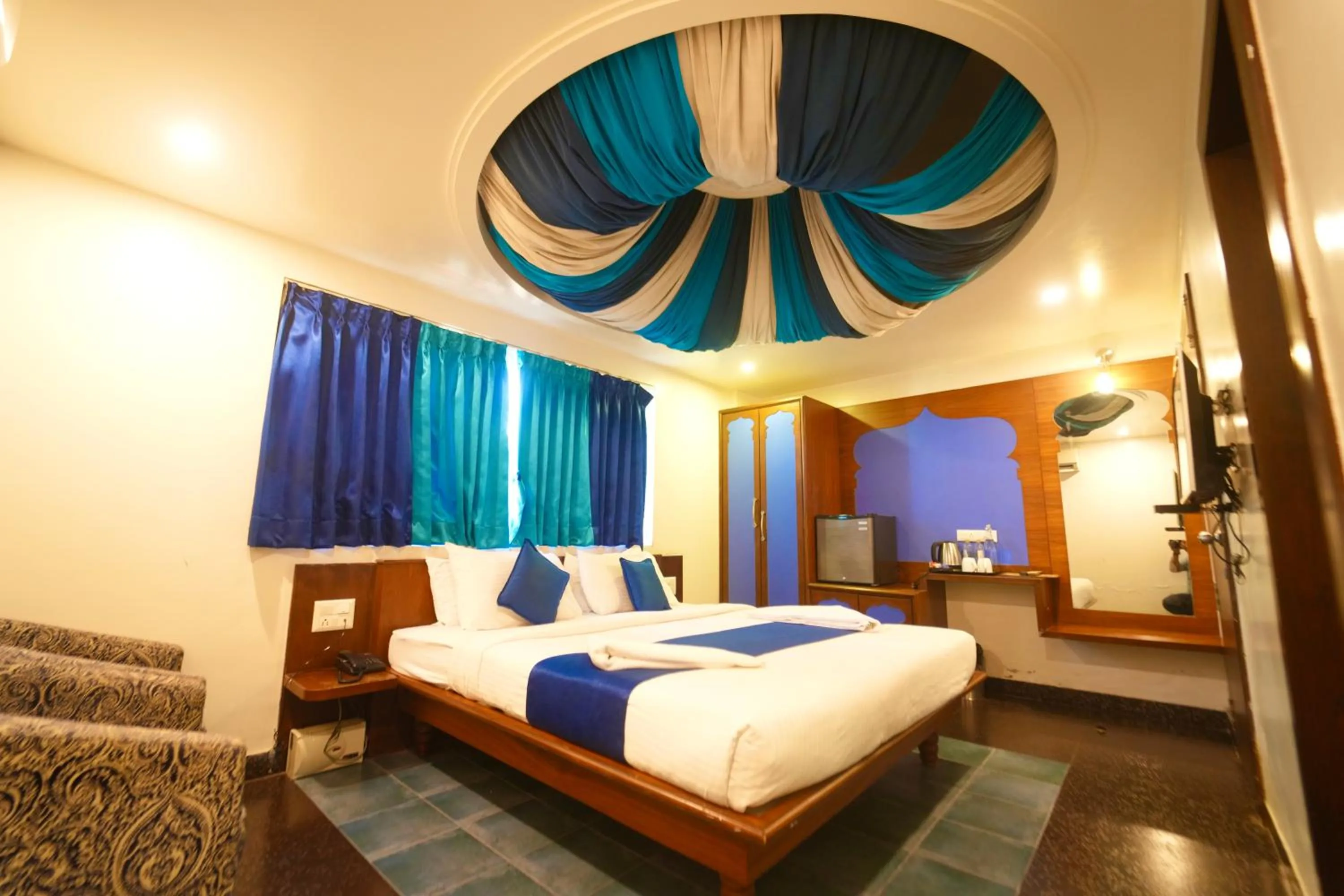 Bedroom, Bed in Sepoy Grande Mysore