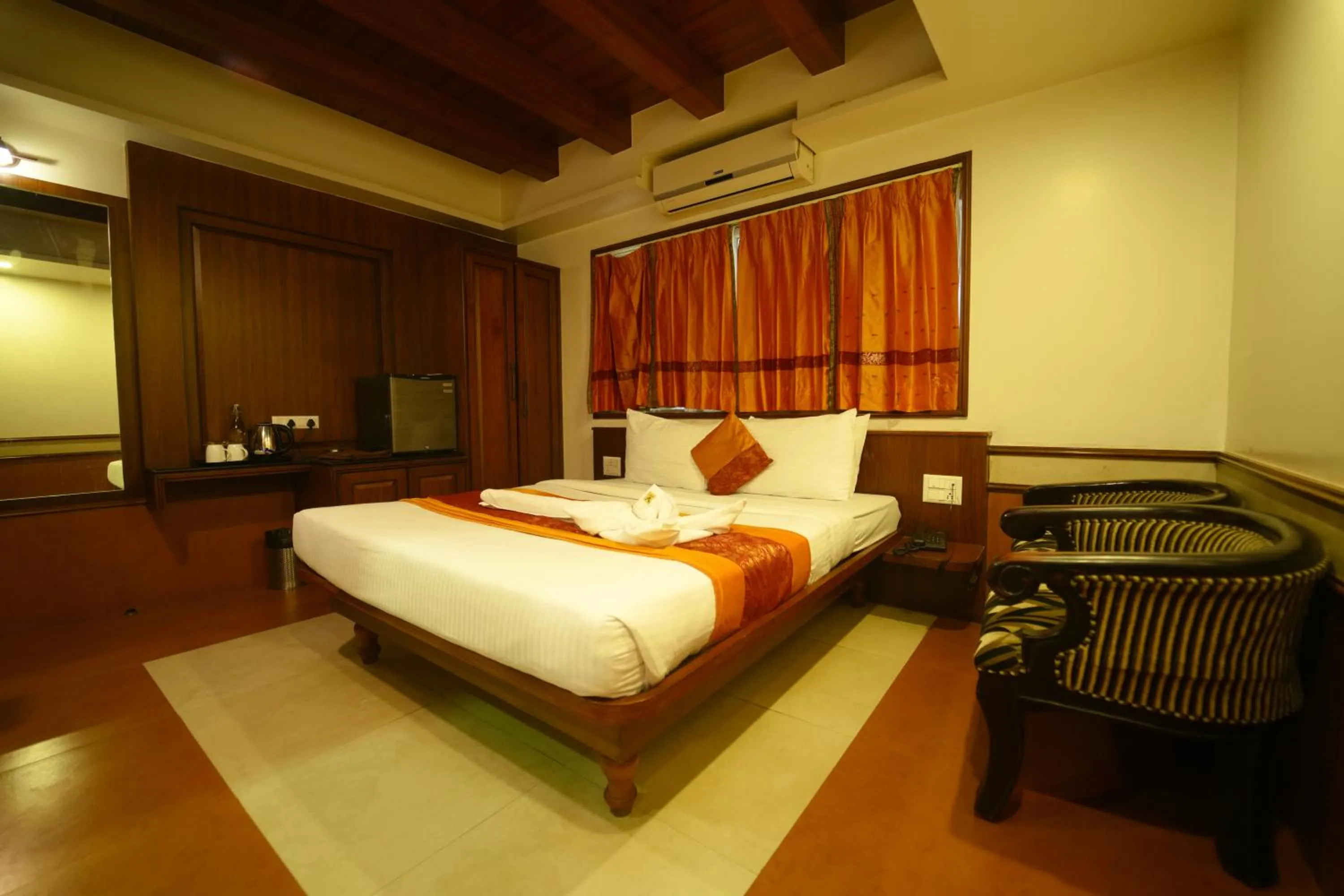 Bedroom, Bed in Sepoy Grande Mysore