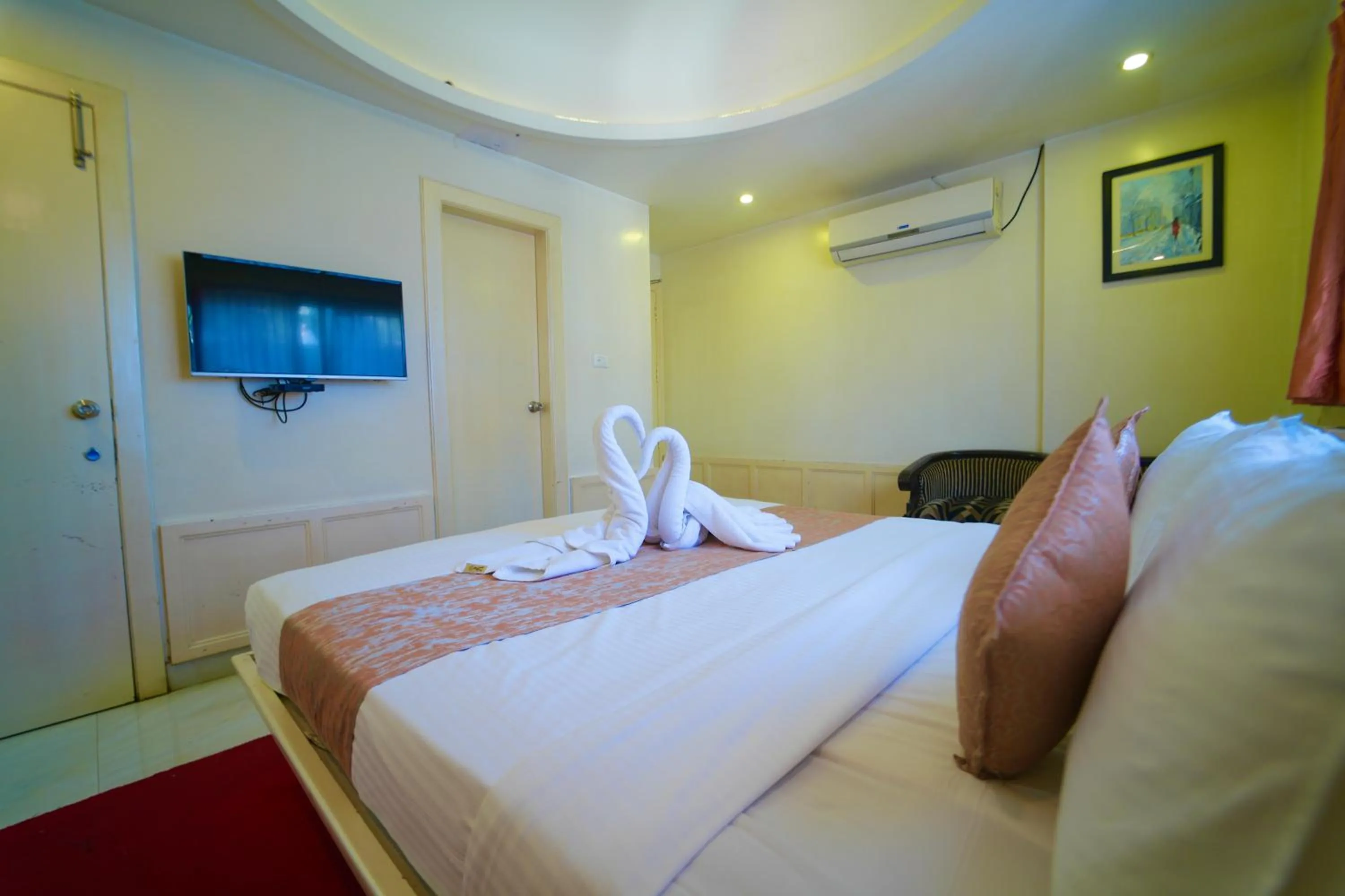 Bed in Sepoy Grande Mysore