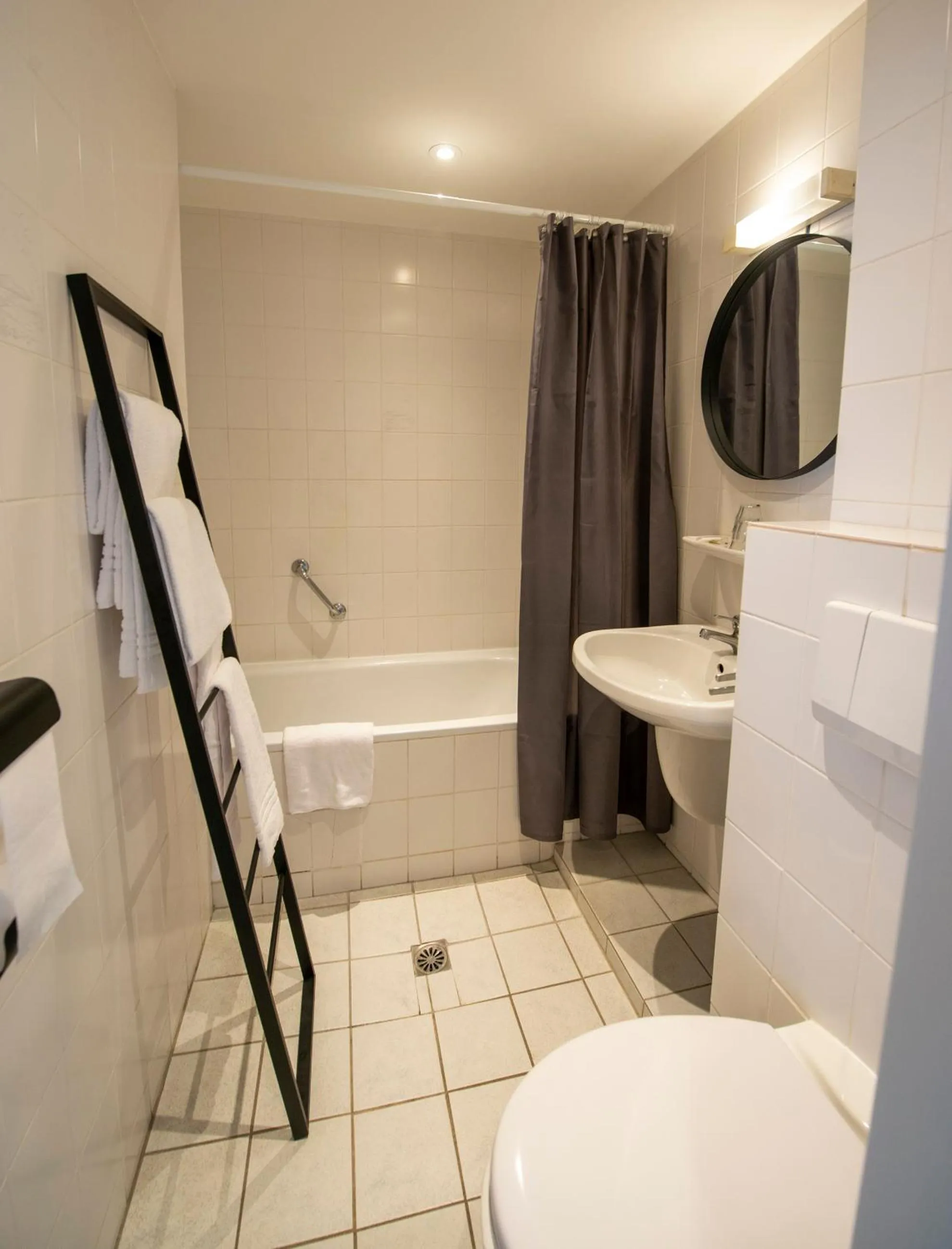 Property building in Hotel Onder De Linden