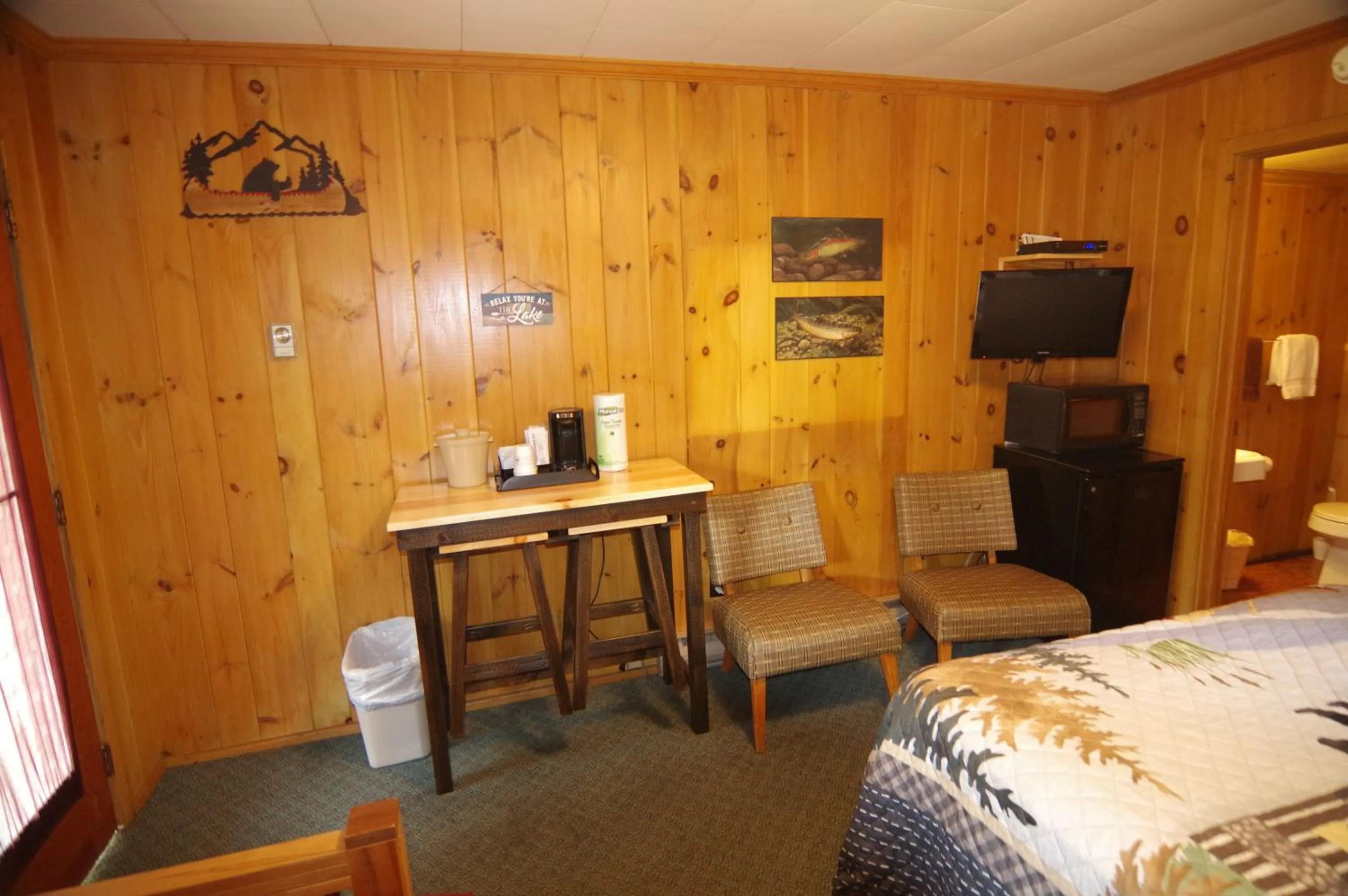 Bed in Cramers Point Lake Breeze