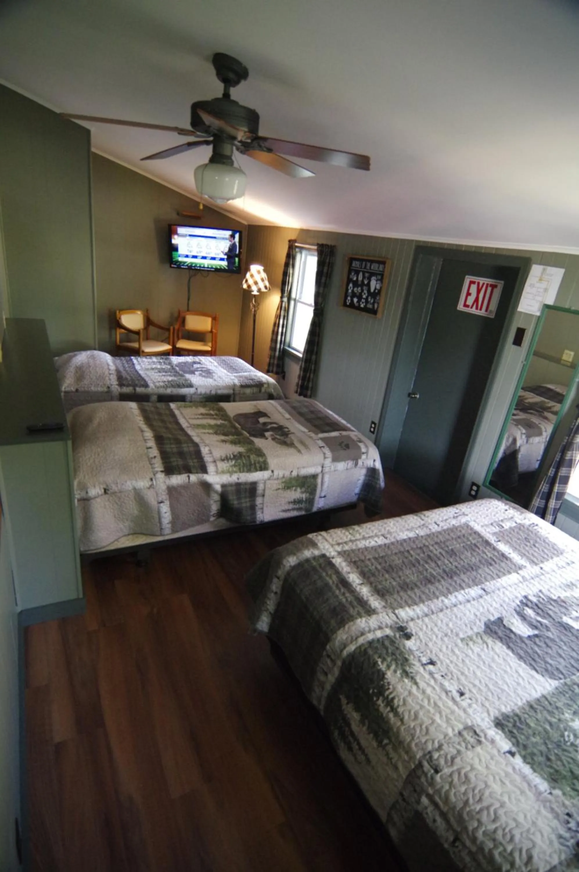 Bed in Cramers Point Lake Breeze