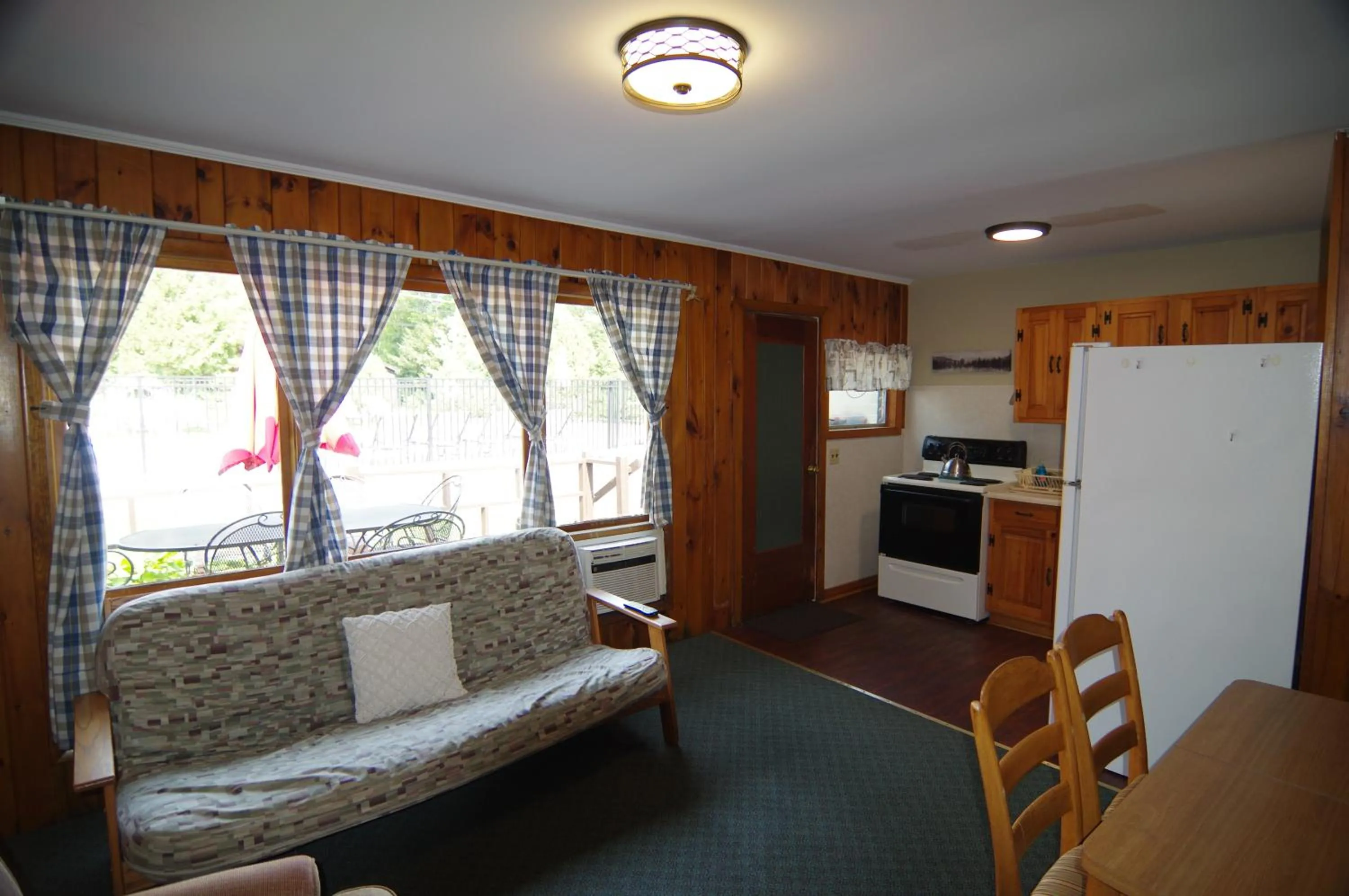 Cramers Point Lake Breeze