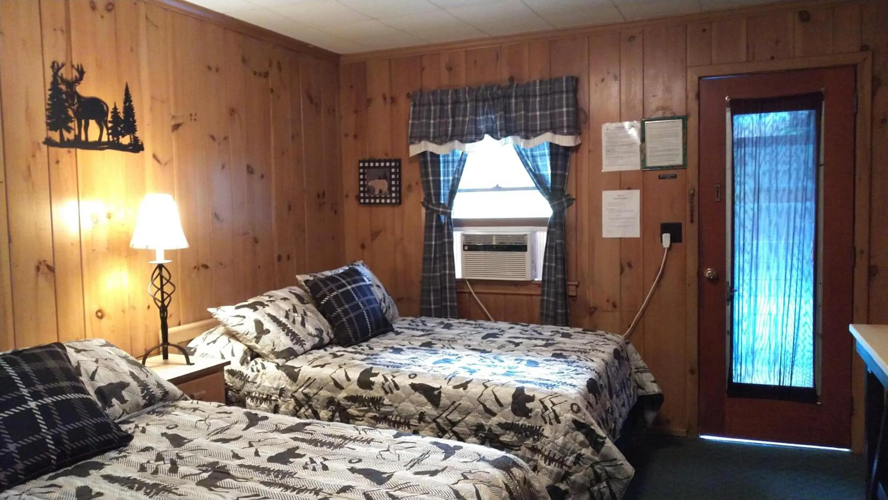 Bed in Cramers Point Lake Breeze