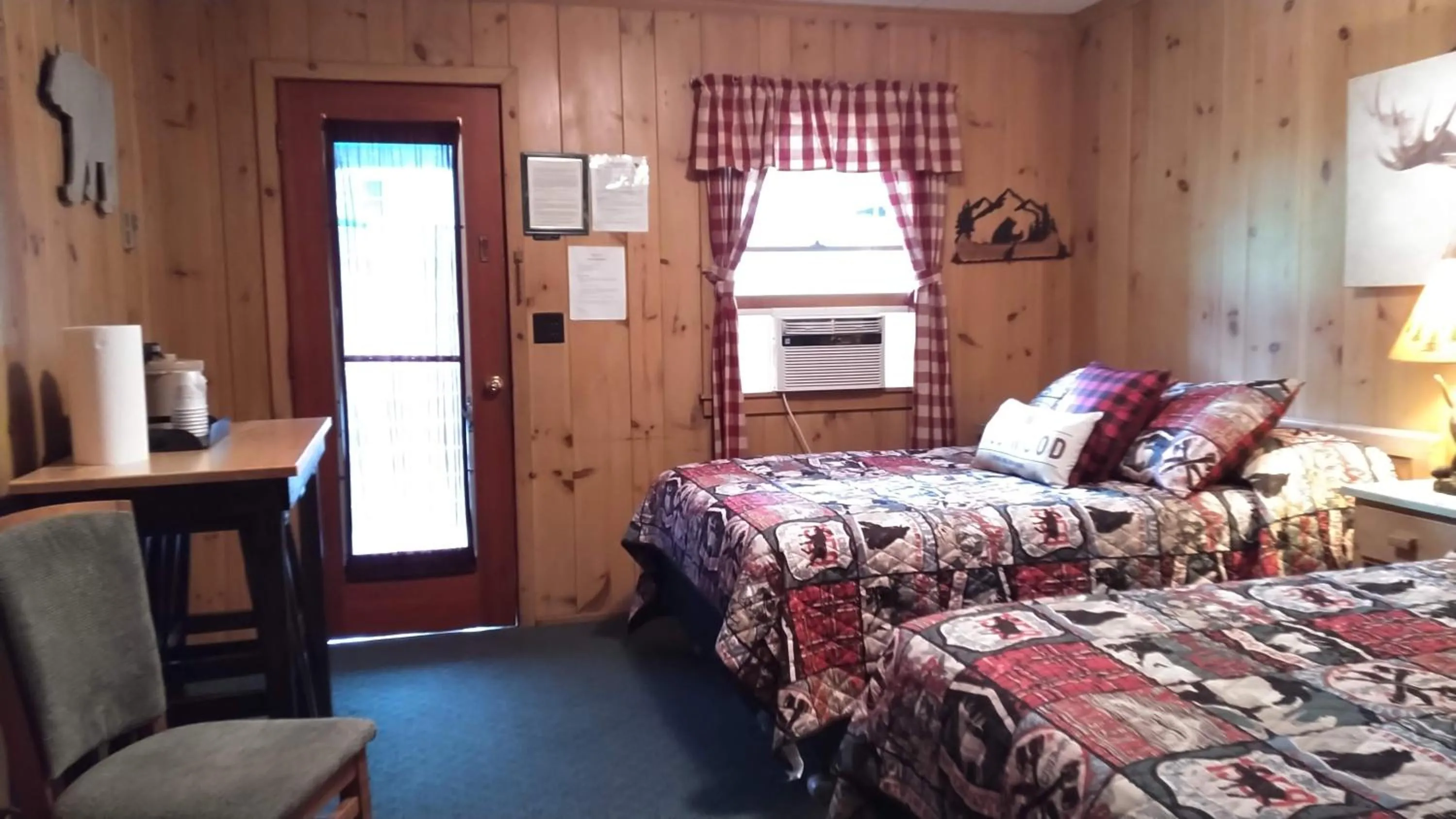 Bed in Cramers Point Lake Breeze