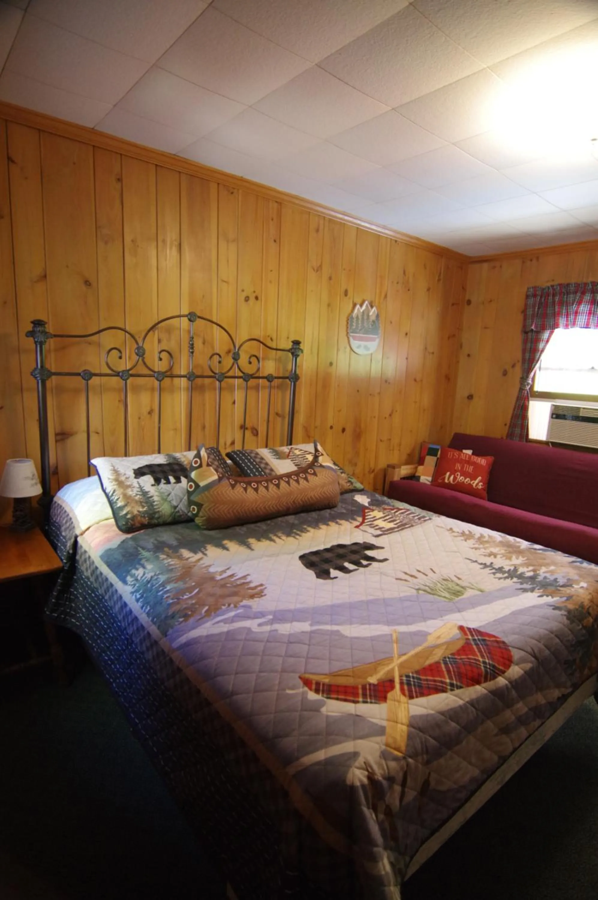 Bed in Cramers Point Lake Breeze