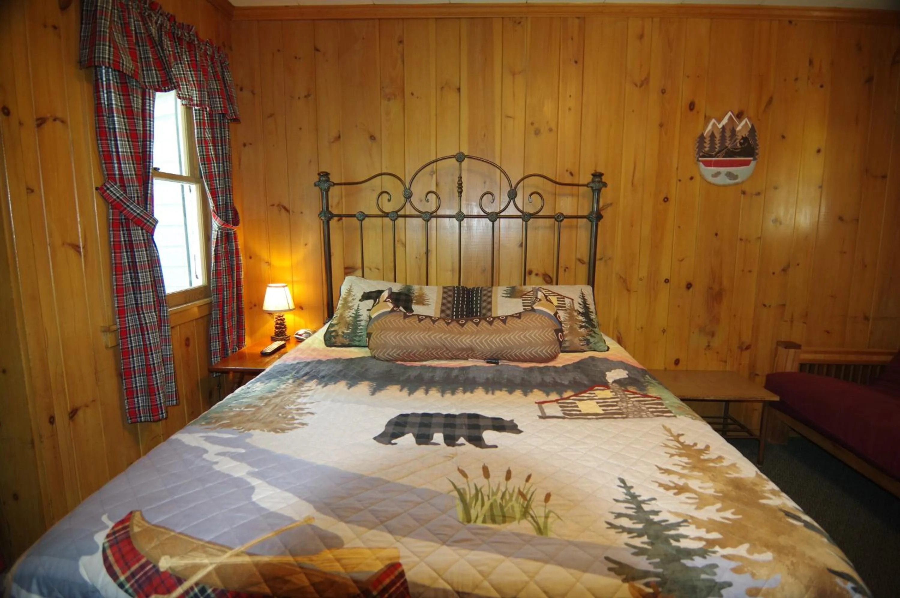 Bed in Cramers Point Lake Breeze