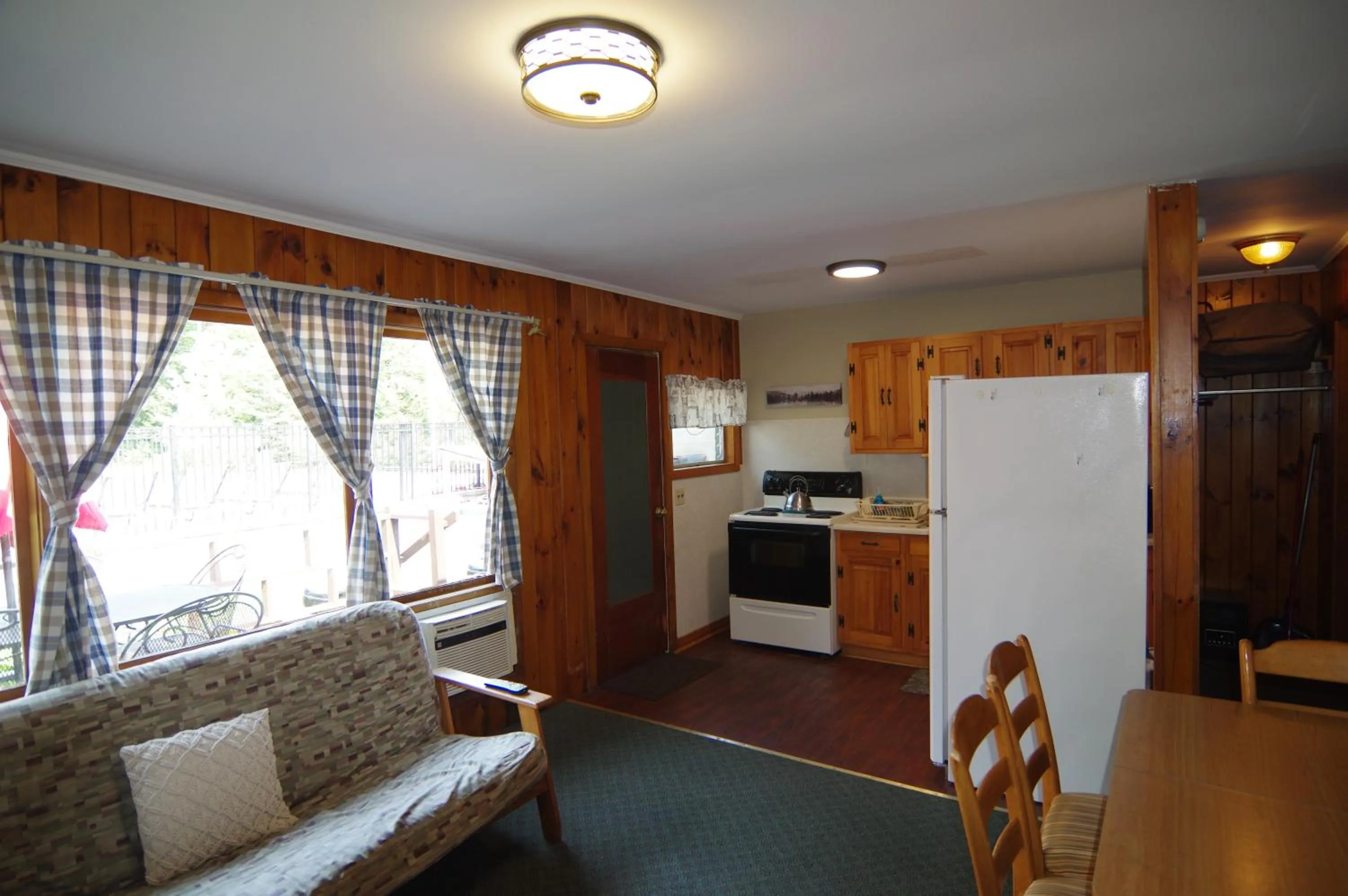 Cramers Point Lake Breeze