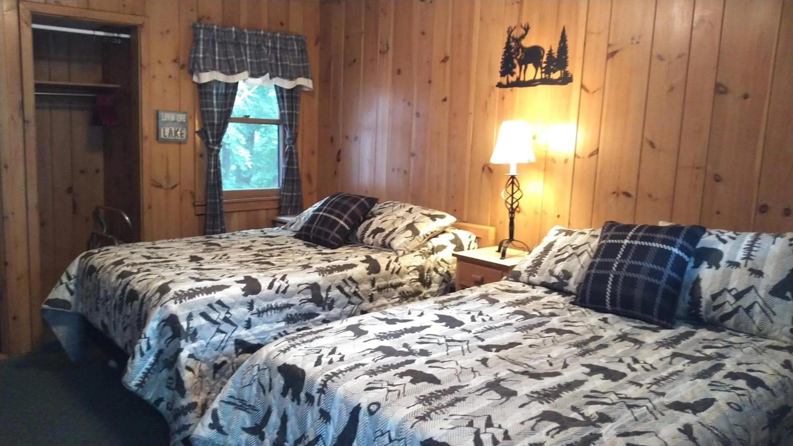 Bed in Cramers Point Lake Breeze