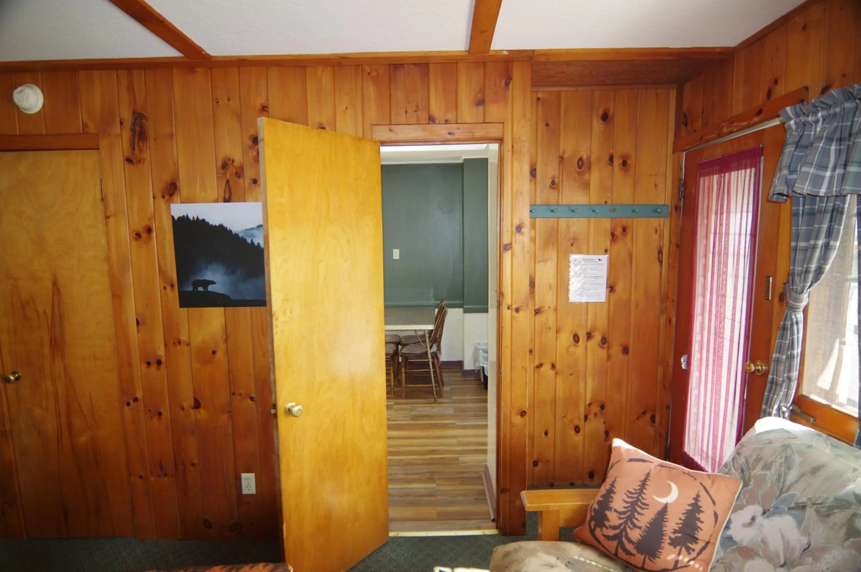 Bed in Cramers Point Lake Breeze