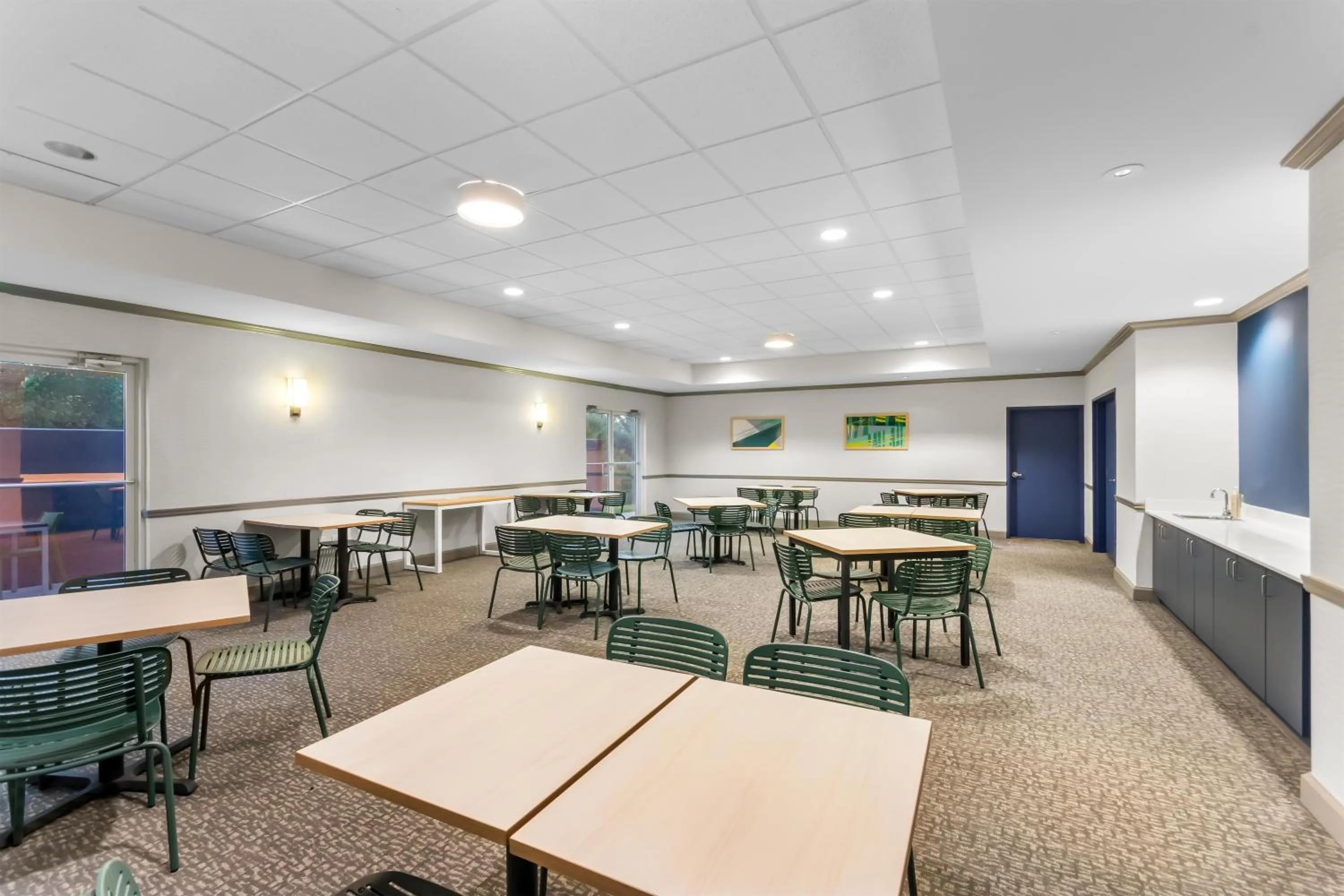 Meeting/conference room in Spark by Hilton Dothan