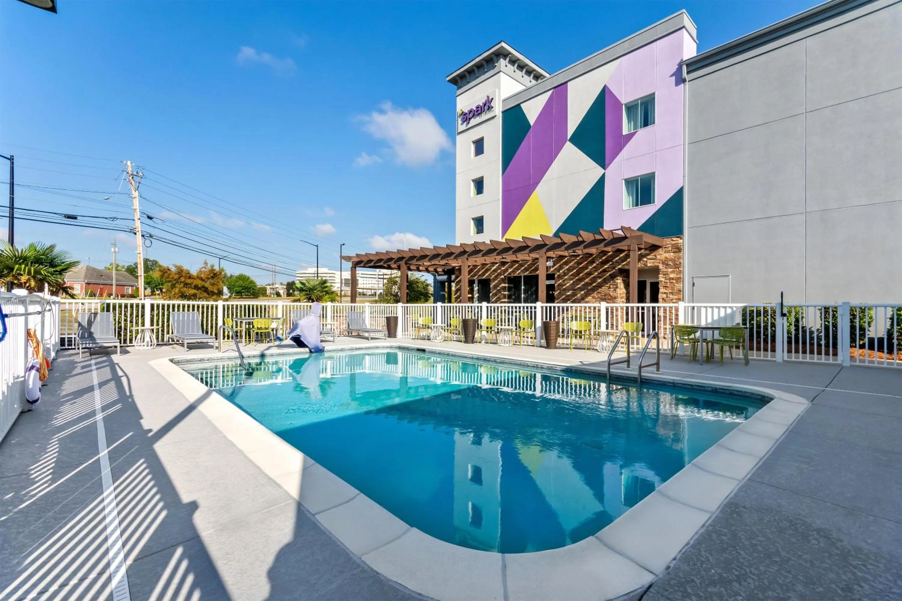 Pool view in Spark by Hilton Dothan