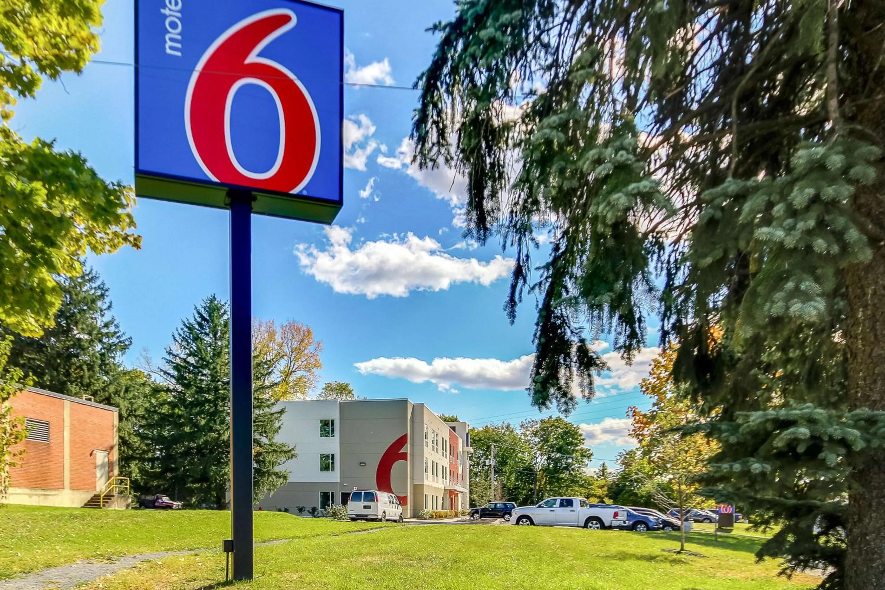 Property building in Motel 6-Allentown, PA