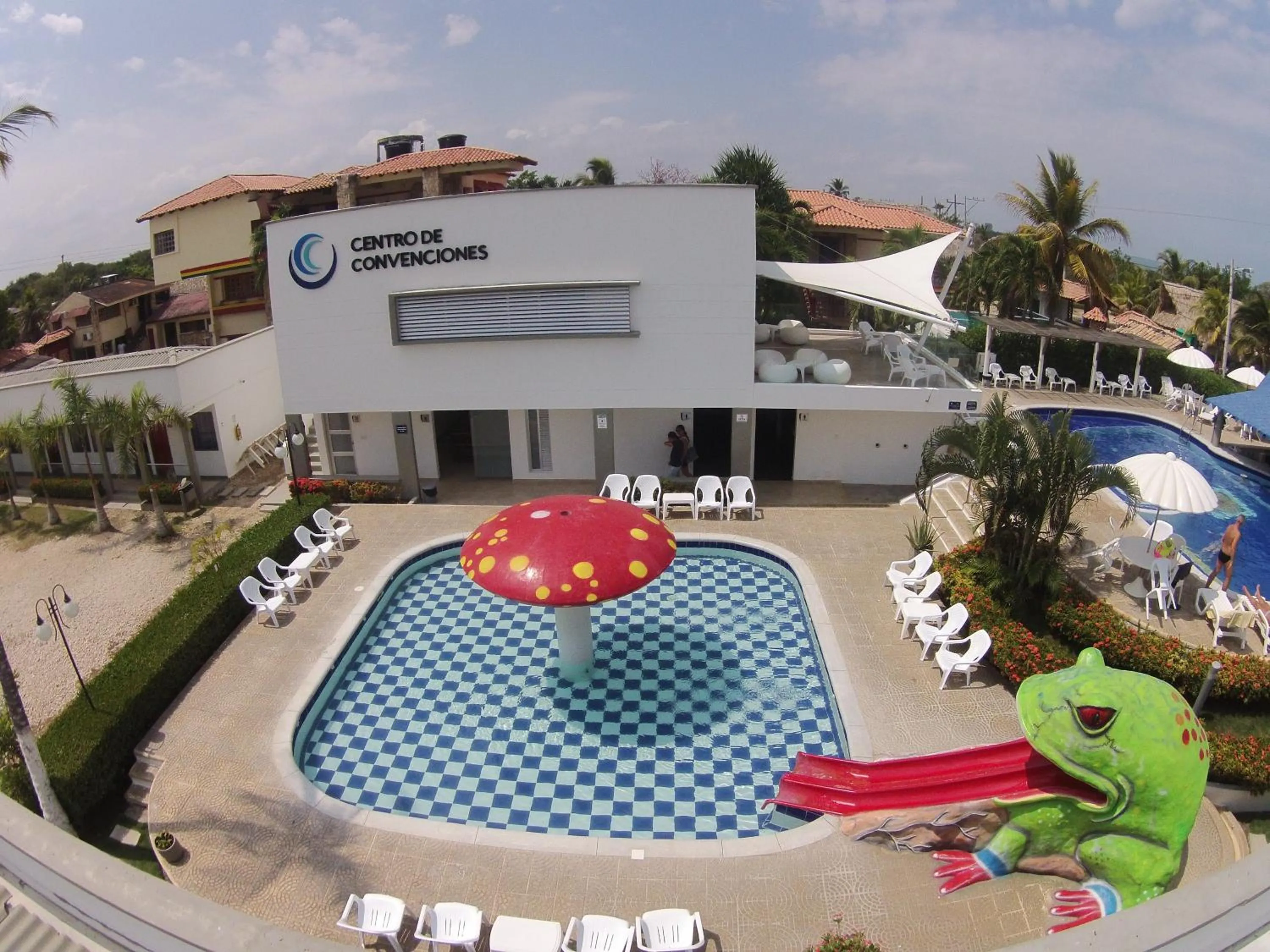 Pool view in Hotel La Fragata