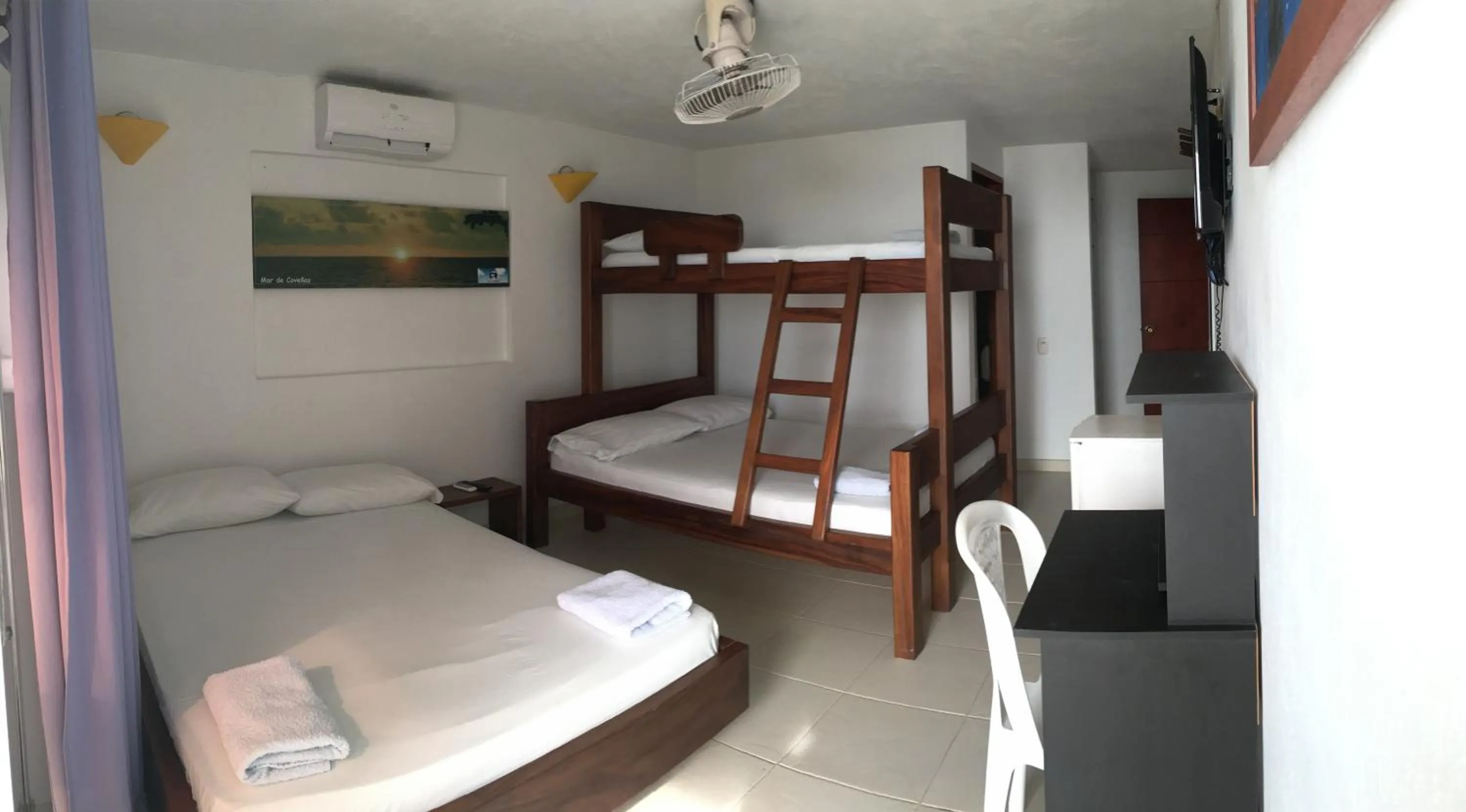 Photo of the whole room, Bed in Hotel La Fragata