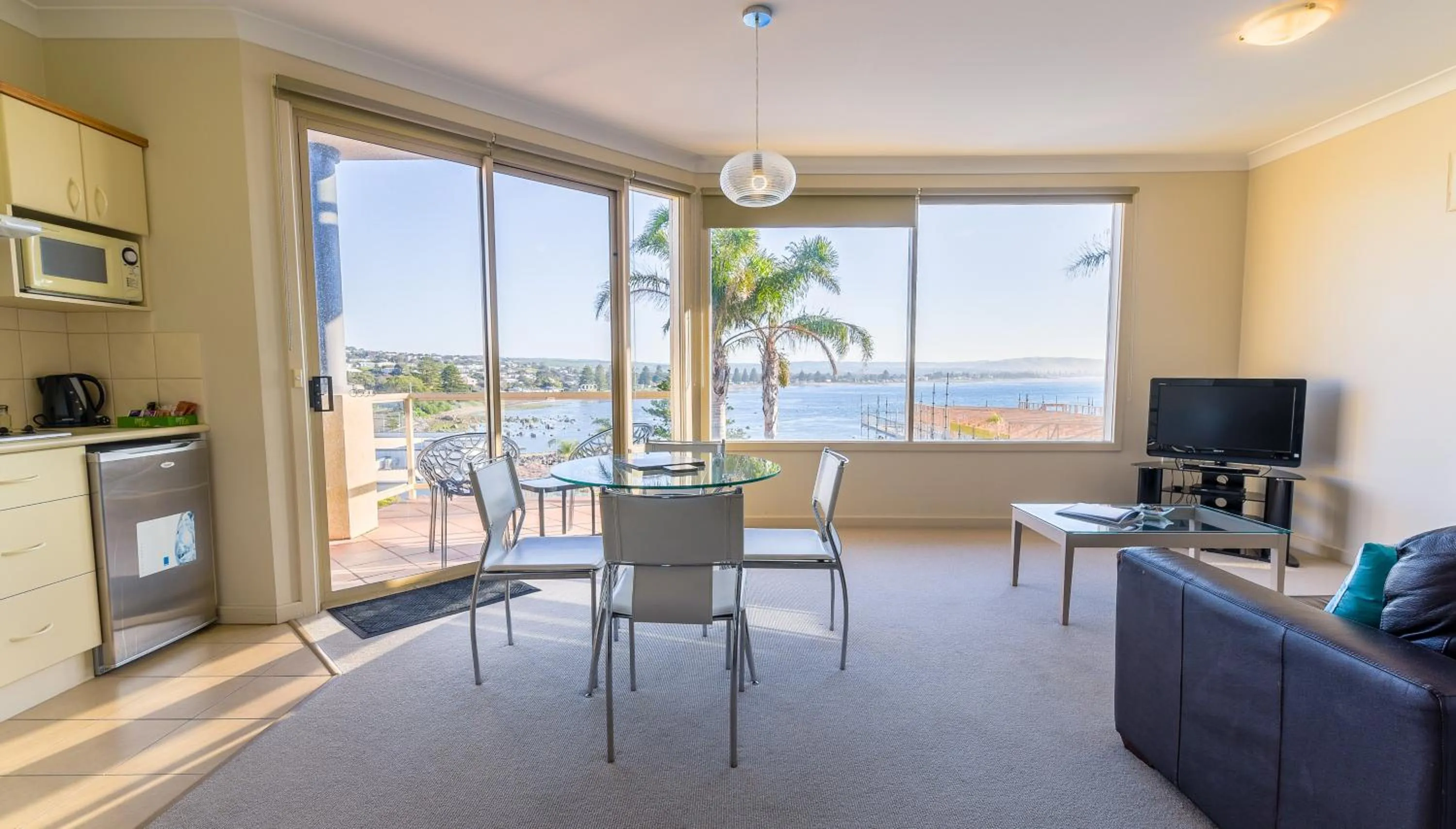 Day in The Bluff Resort Apartments