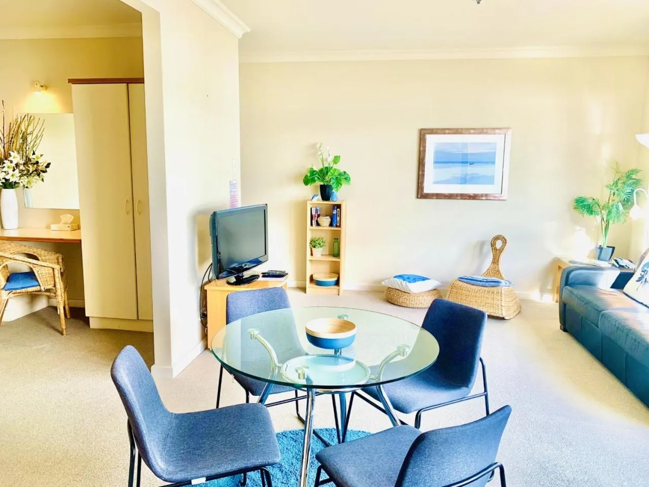 Dining area in The Bluff Resort Apartments