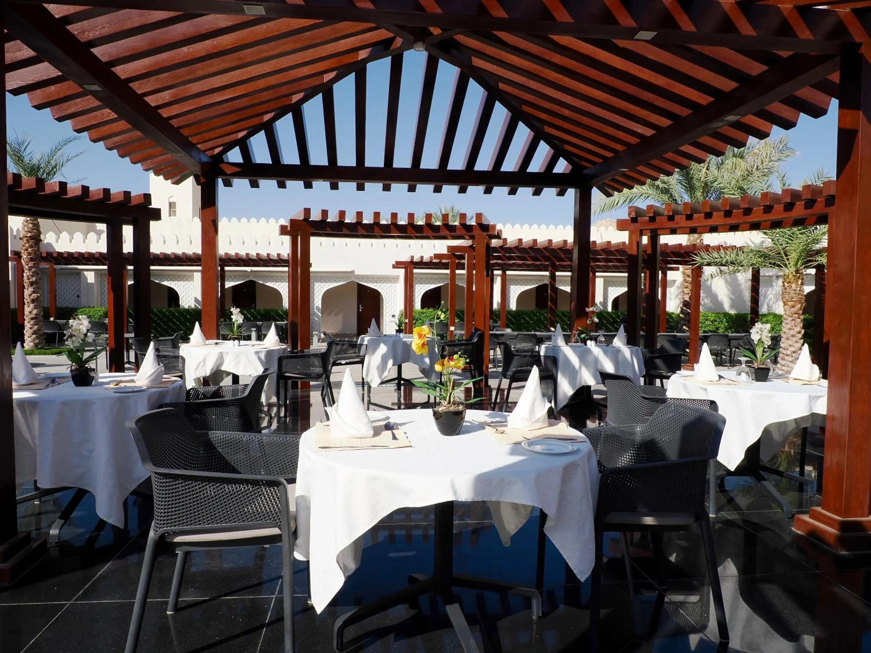 Restaurant/places to eat in Falaj Daris Hotel