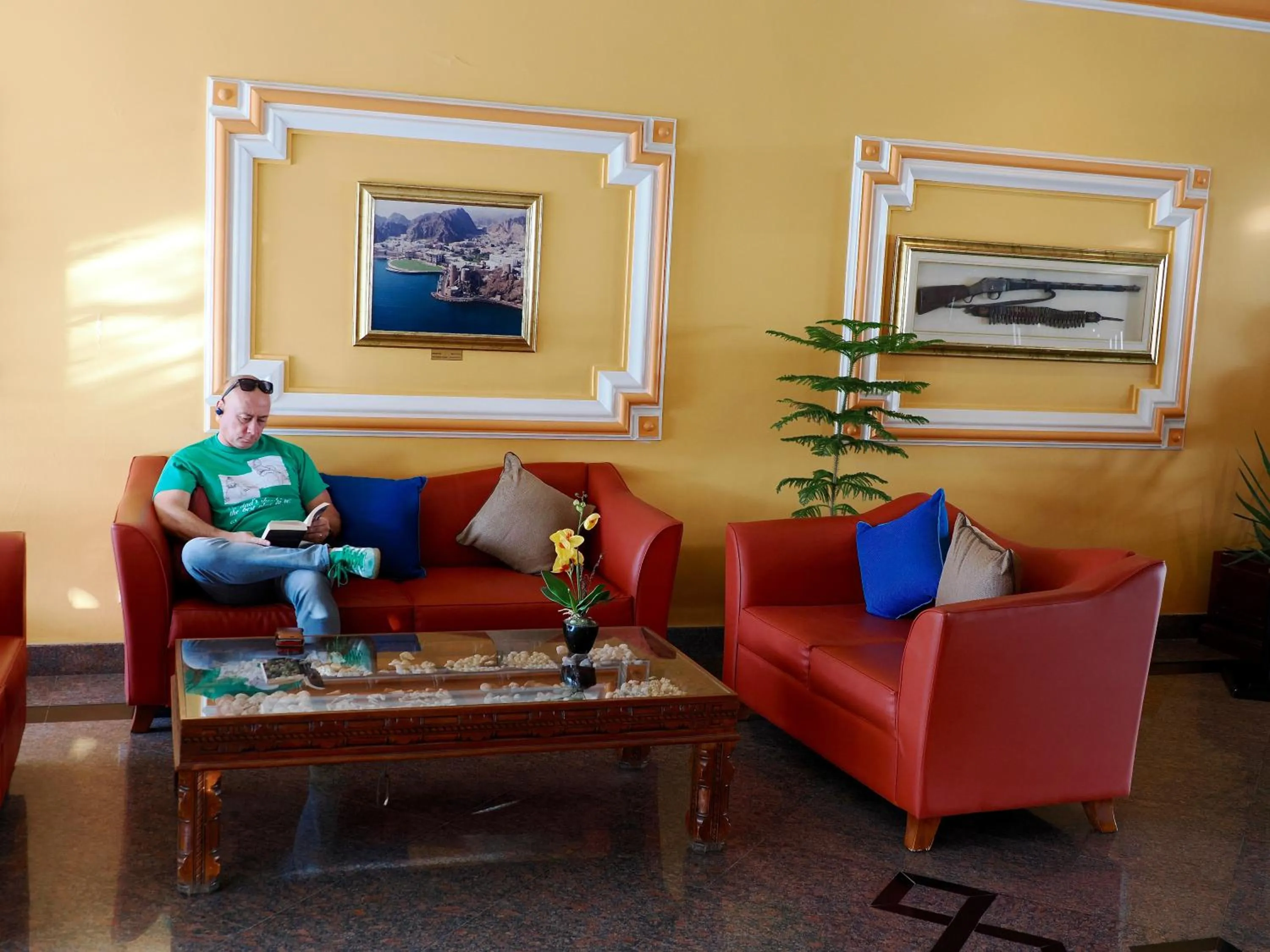 Living room in Falaj Daris Hotel