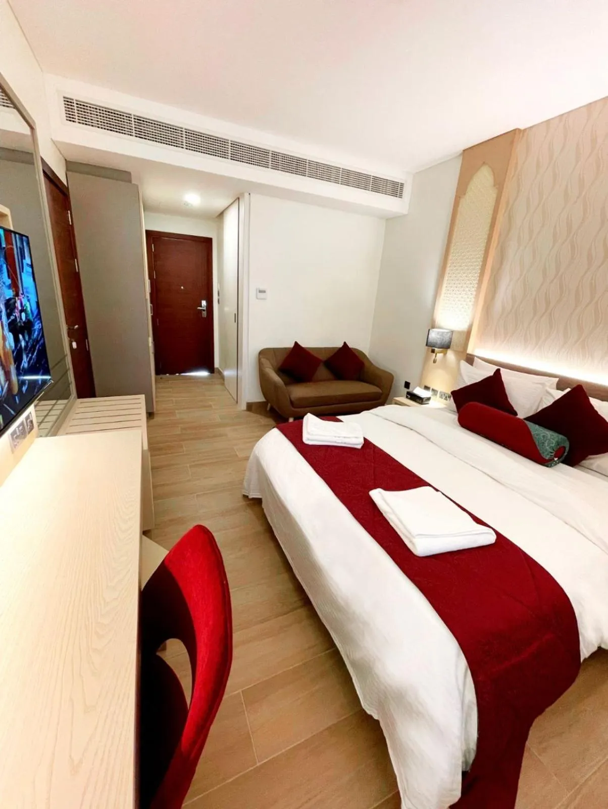 Bedroom, Bed in Falaj Daris Hotel