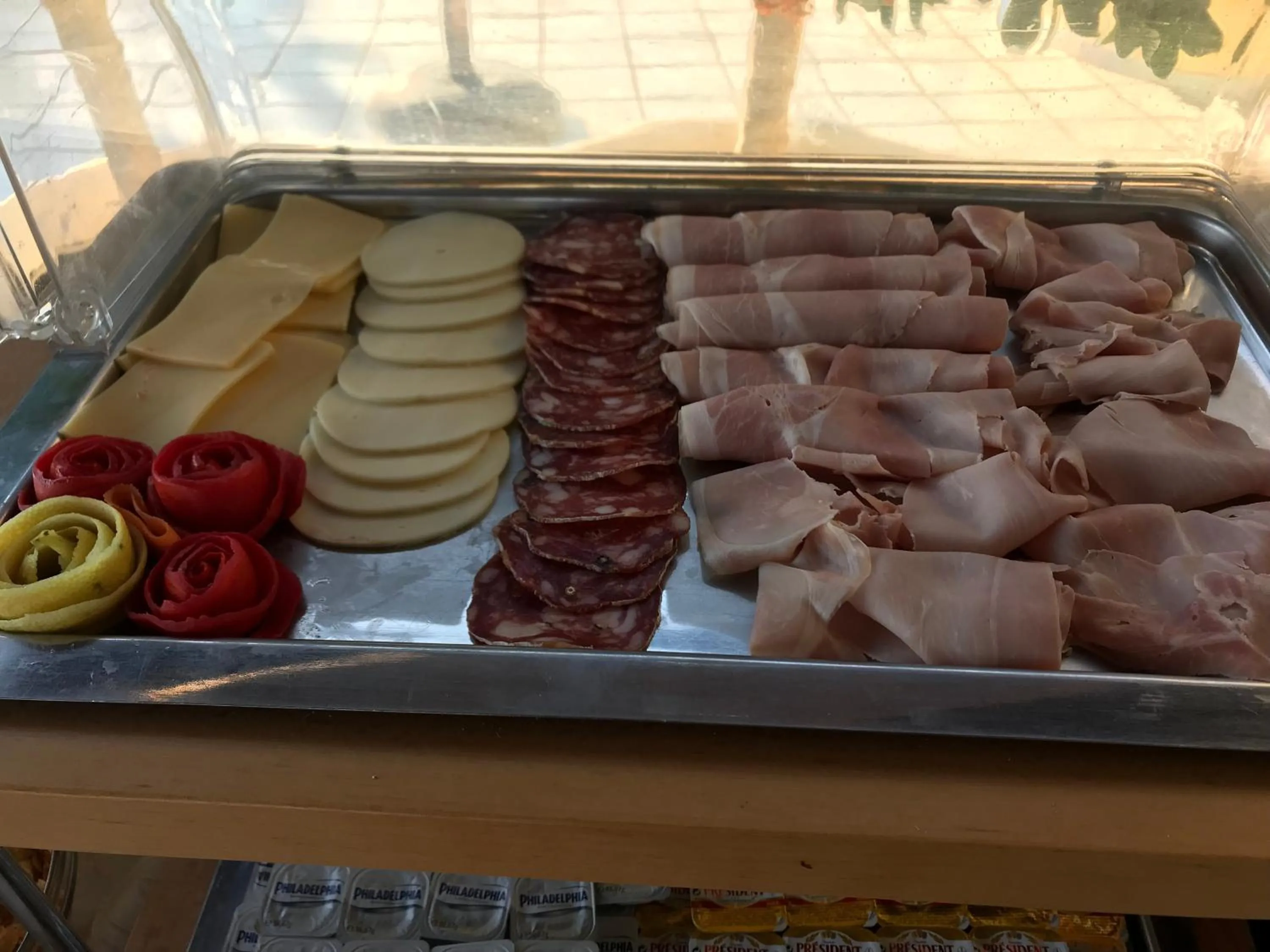 Buffet breakfast in Hotel Za Maria