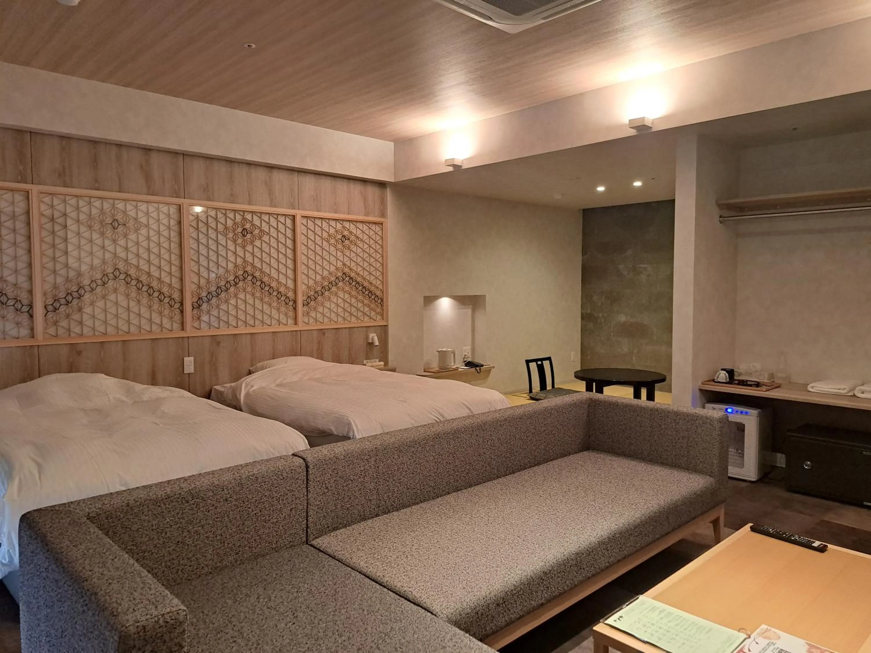 Photo of the whole room in Sennomori