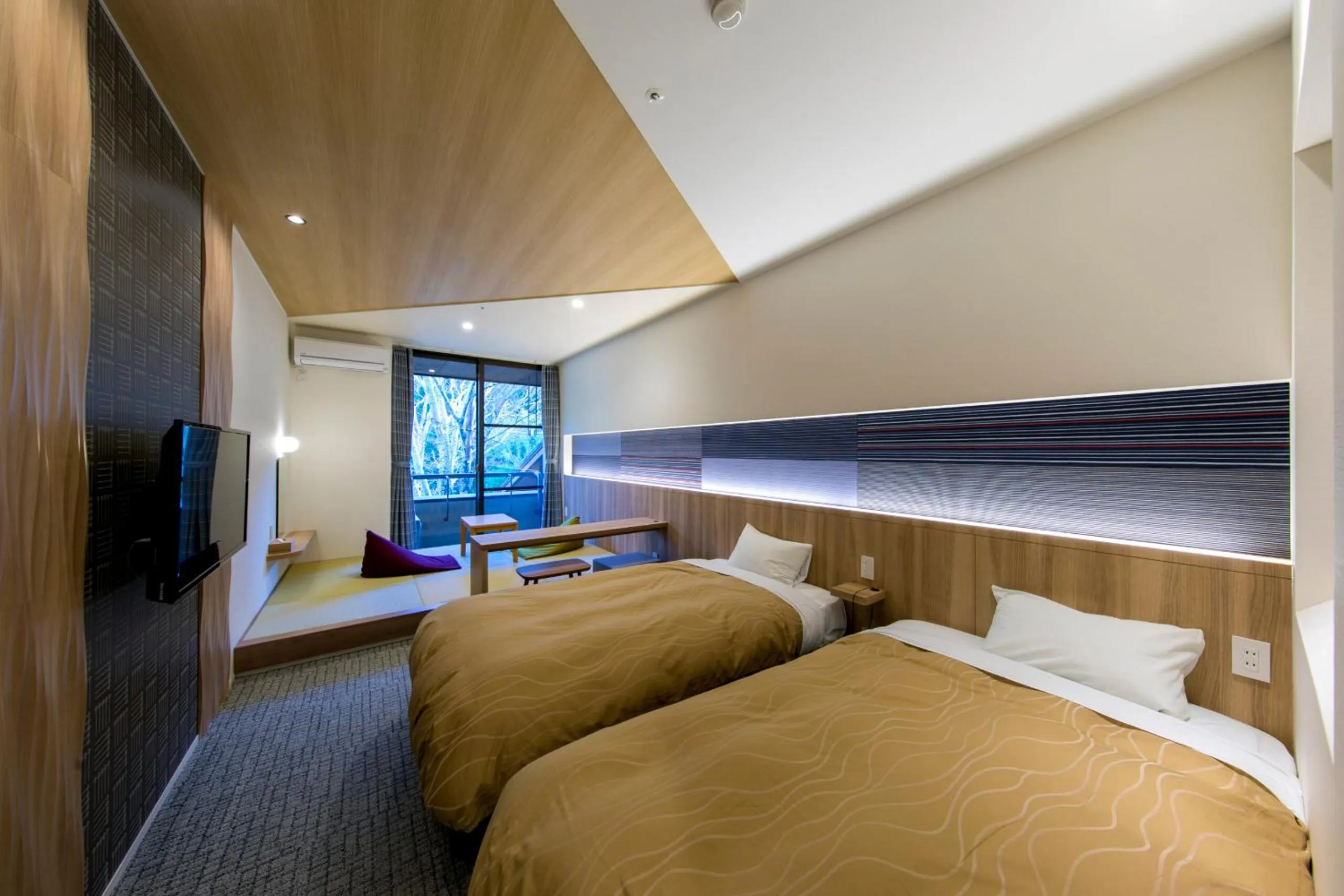 Photo of the whole room, Bed in Sennomori