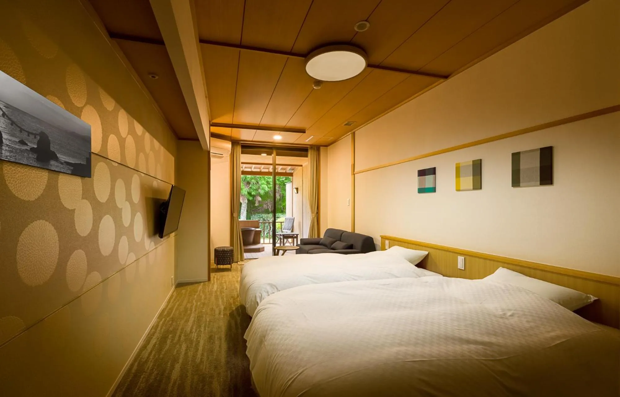 Photo of the whole room, Bed in Sennomori