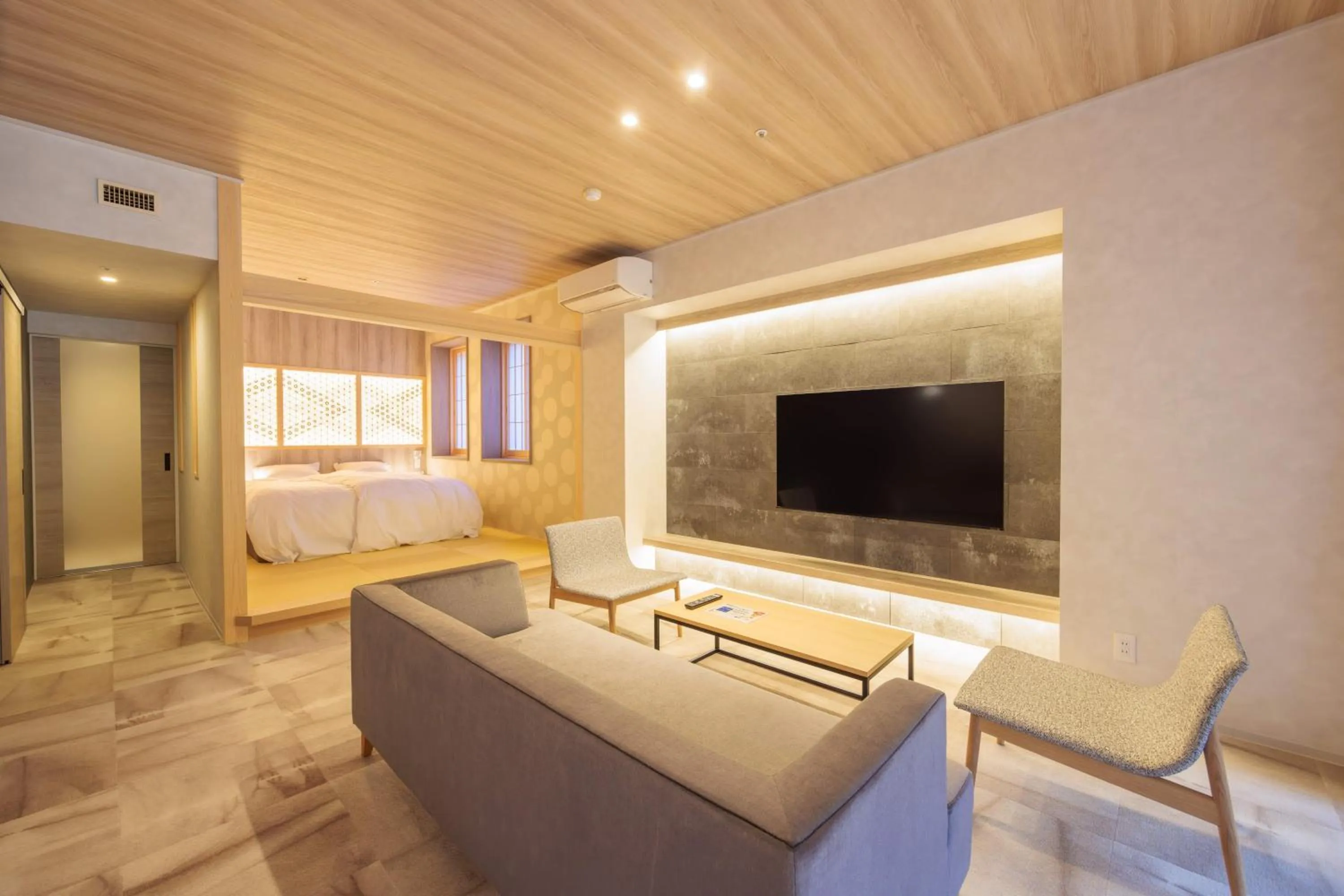 Photo of the whole room, Bed in Sennomori