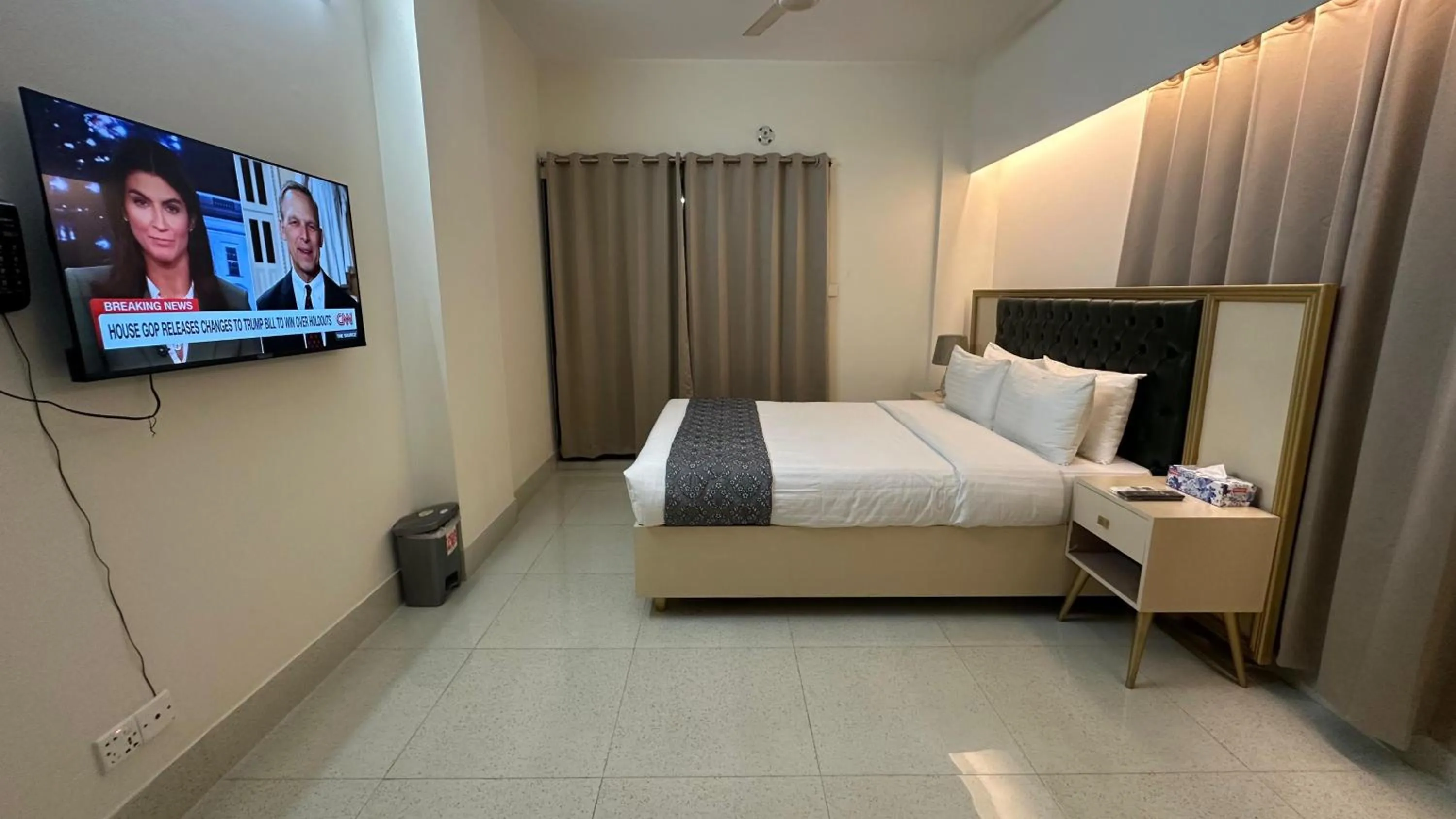 Bedroom, Bed in Royal Regent Suites Dhaka