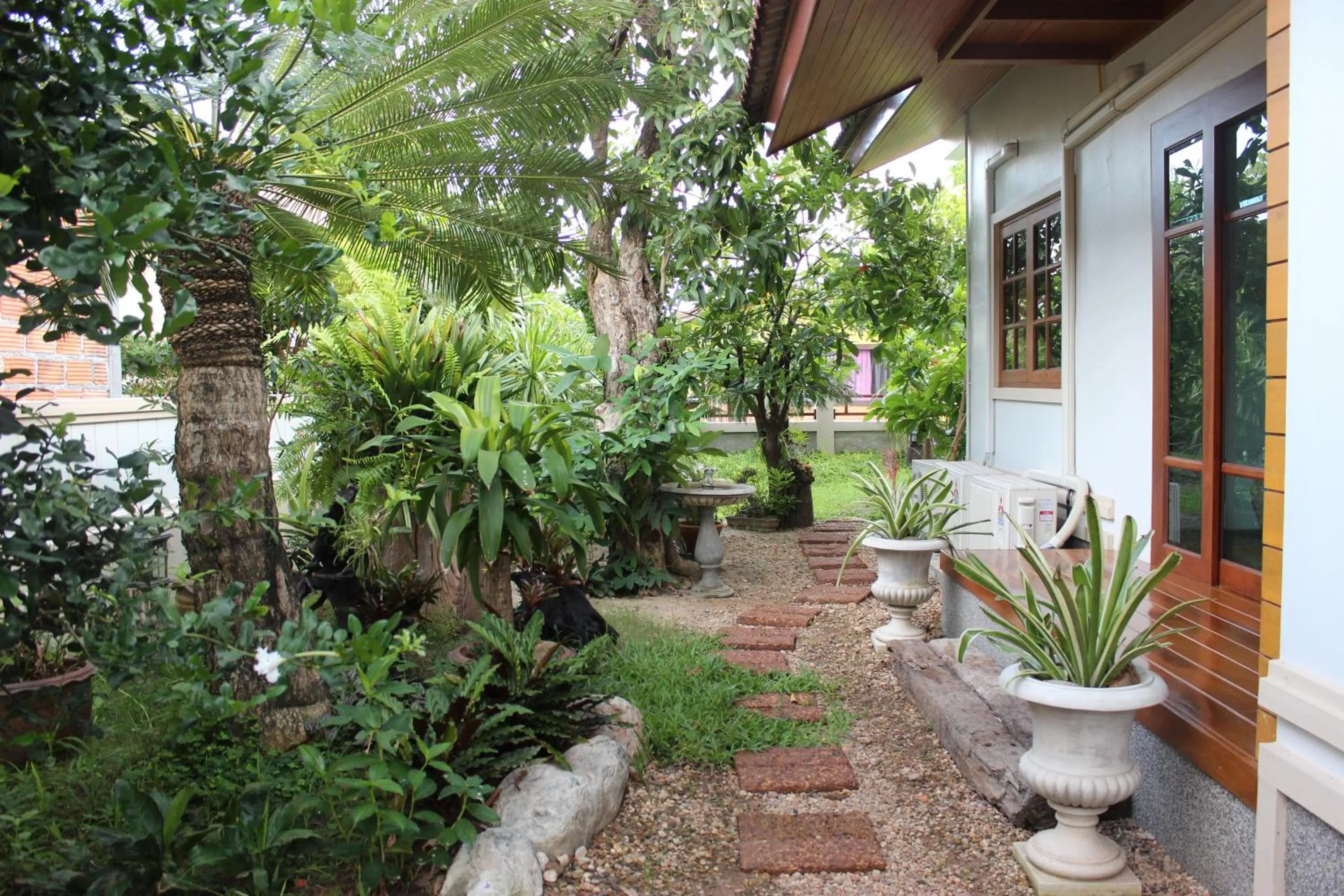 Garden in Tree Home Plus