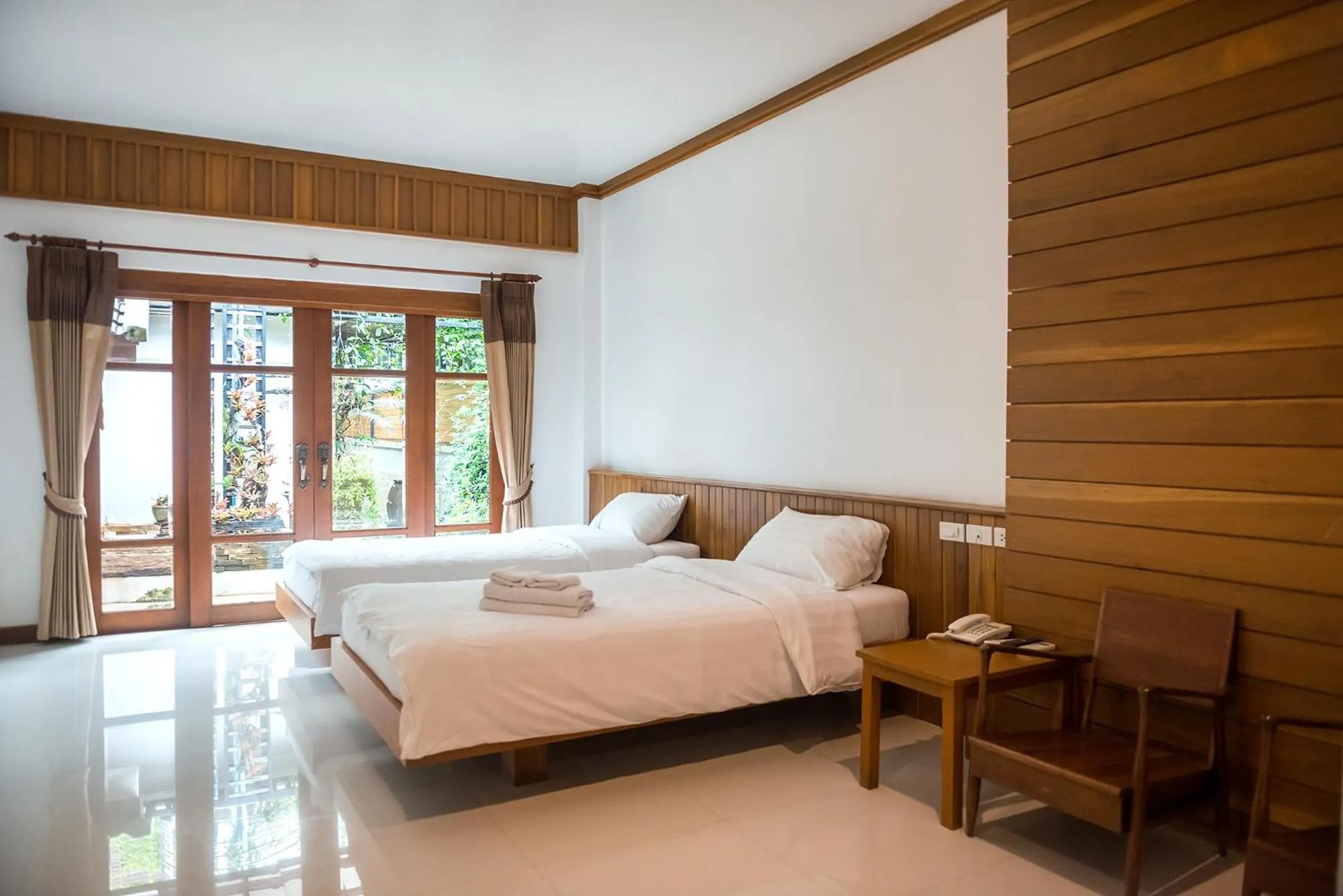 Bed in Tree Home Plus