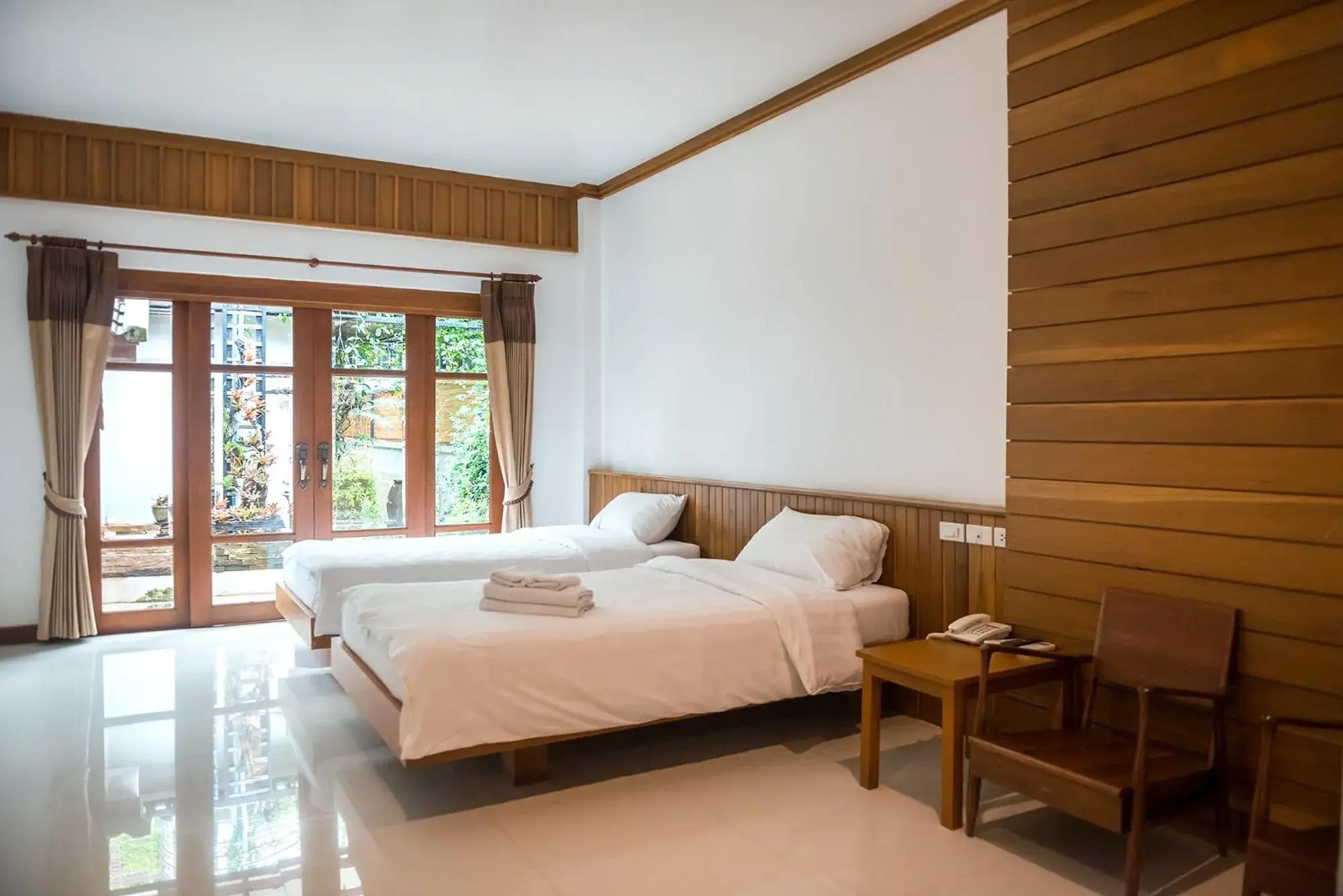 Twin Room - single occupancy in Tree Home Plus Twin Room - single occupancy in Tree Home Plus