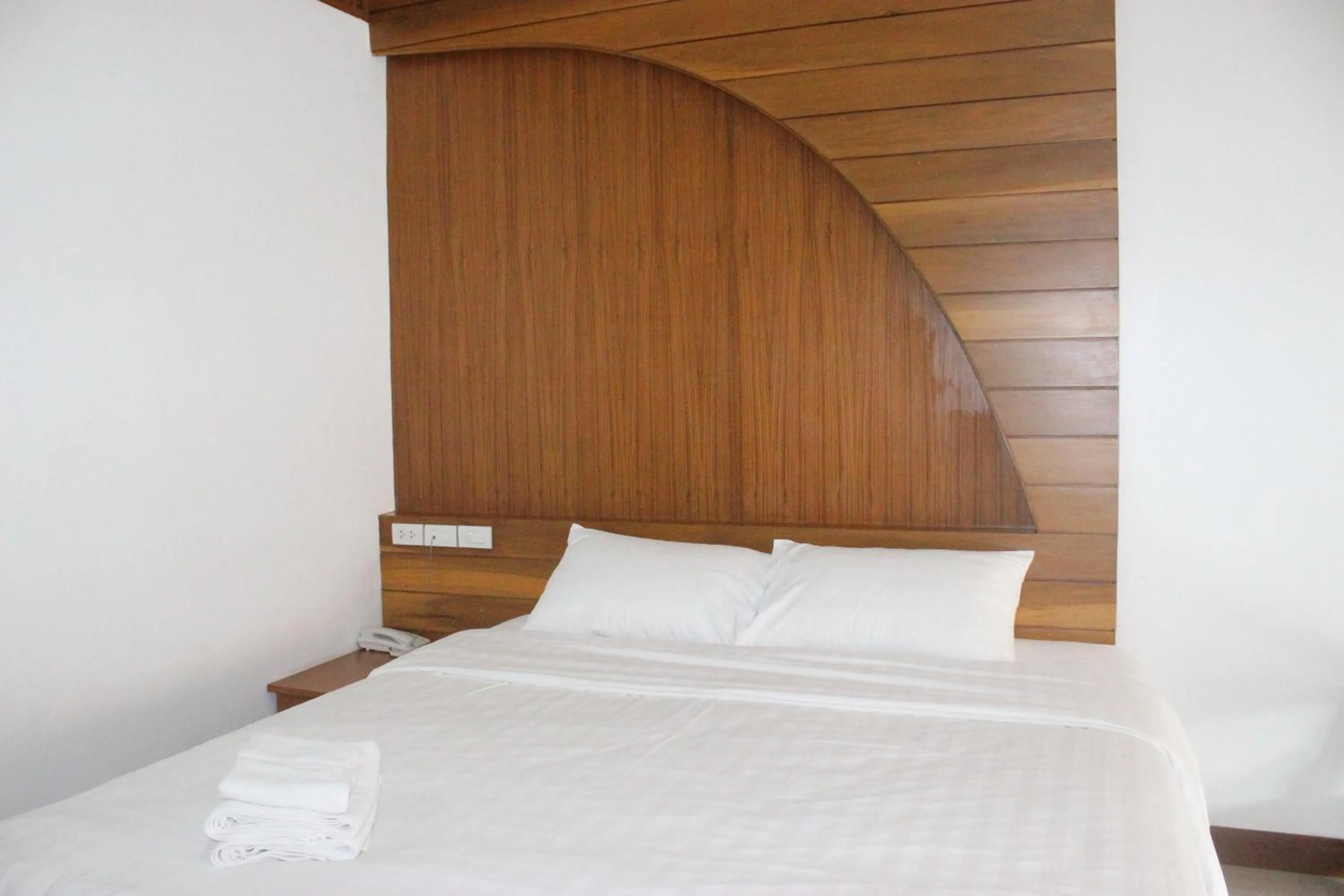 Bed in Tree Home Plus