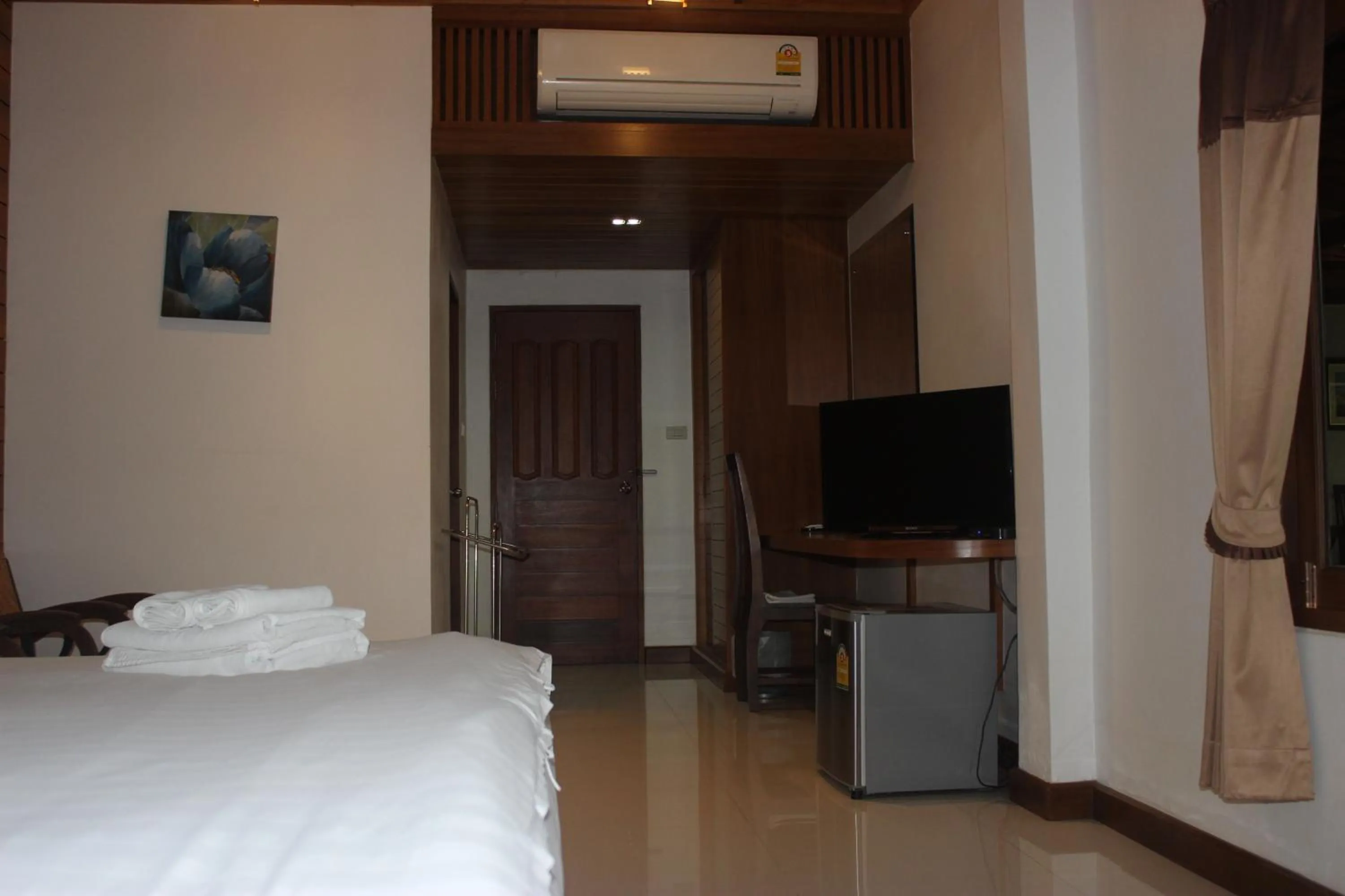 Bed in Tree Home Plus