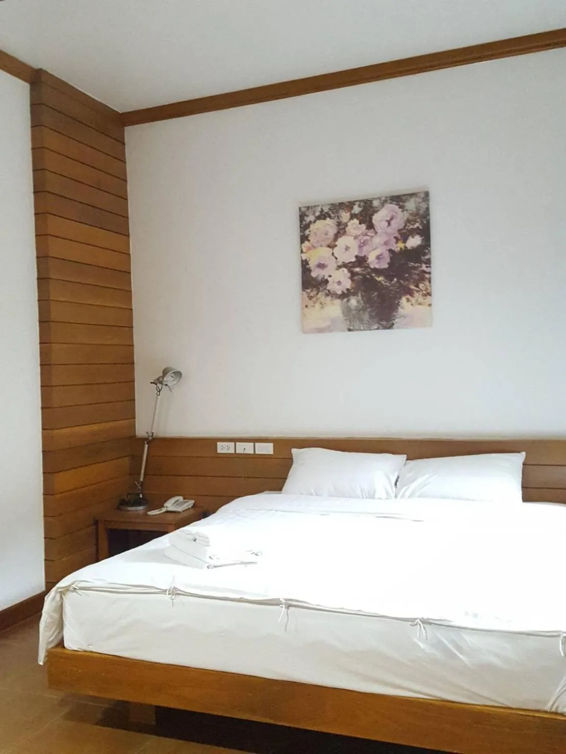 Bed in Tree Home Plus