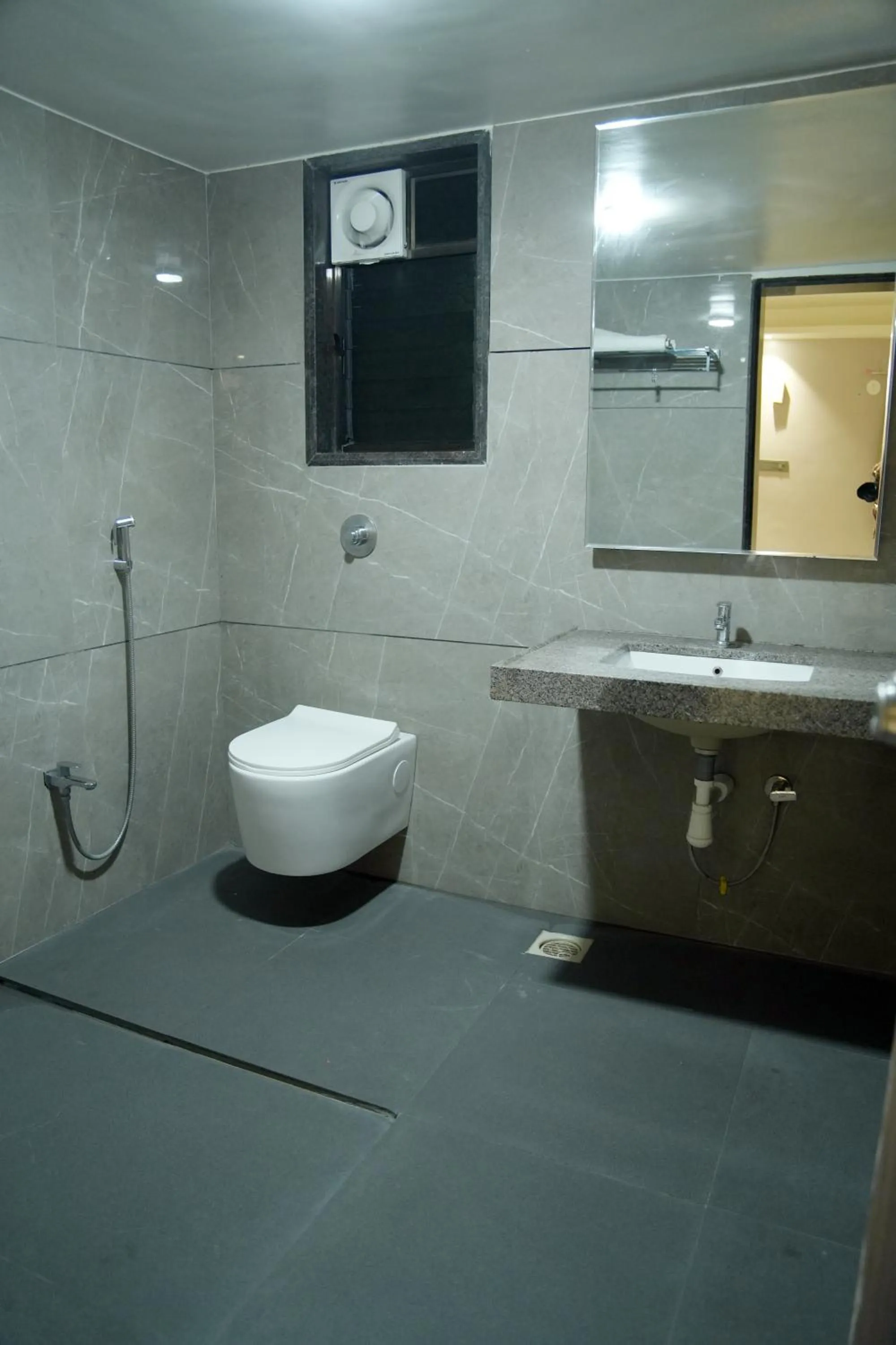 Shower in Hotel Yashoda