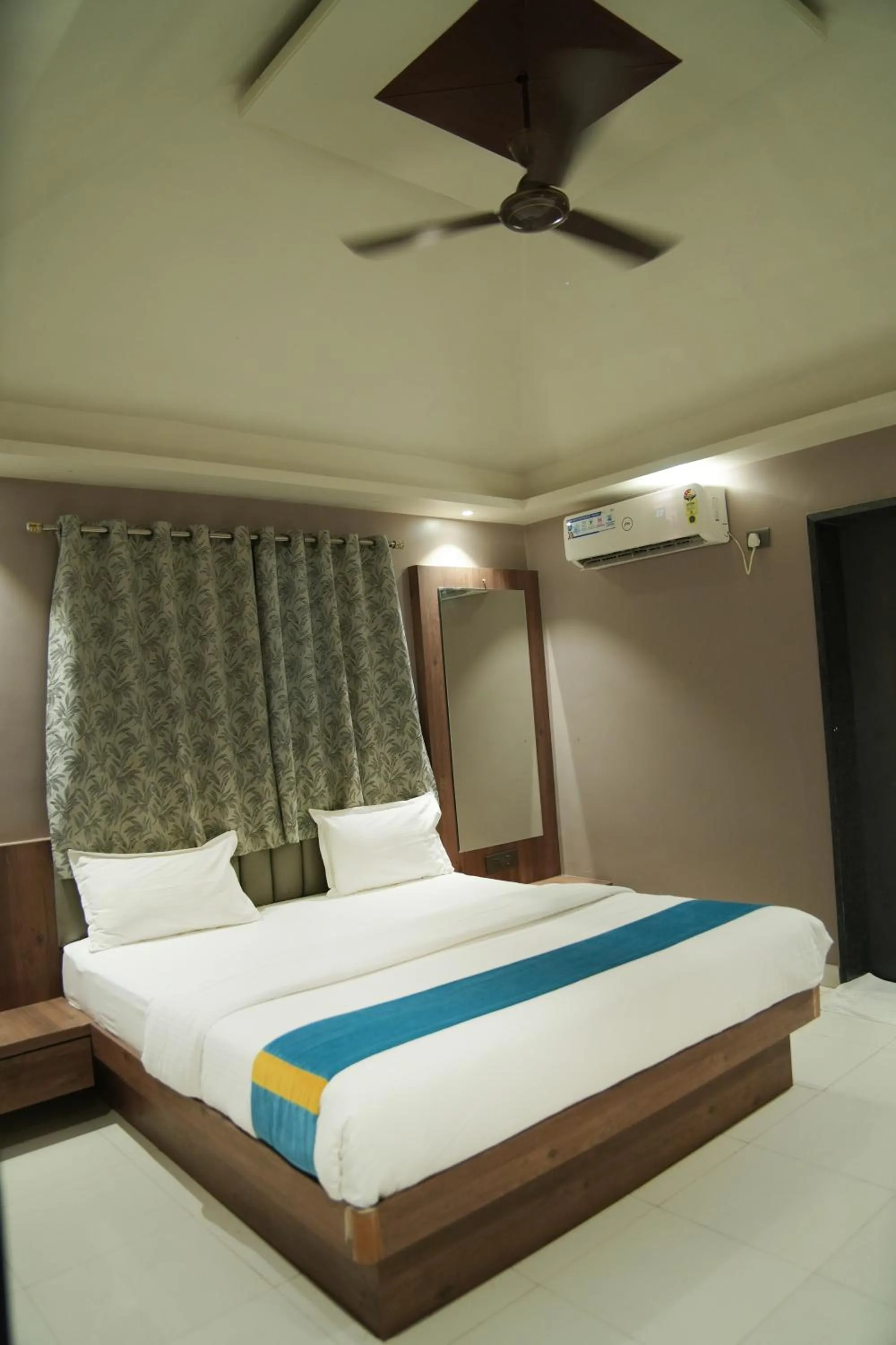 Photo of the whole room, Bed in Hotel Yashoda