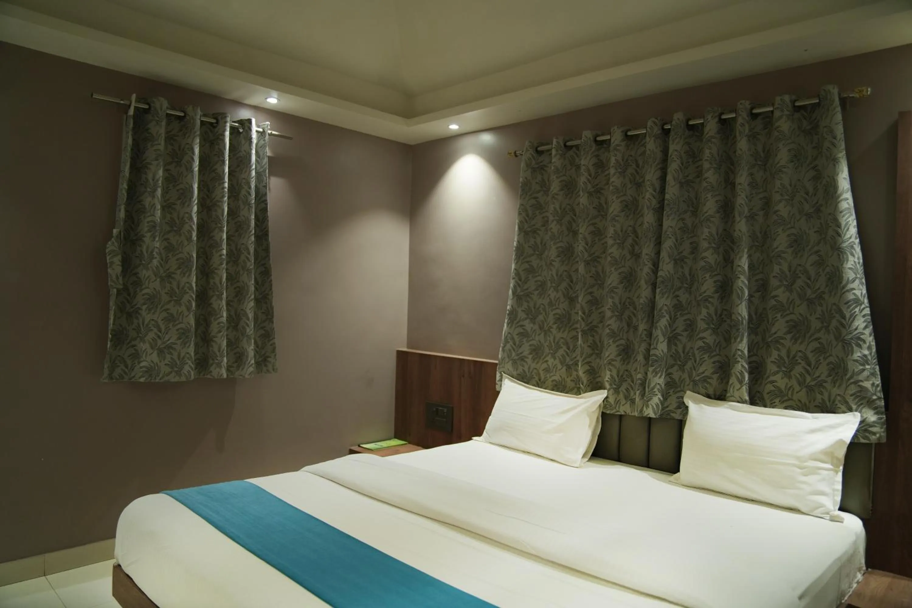 Photo of the whole room, Bed in Hotel Yashoda
