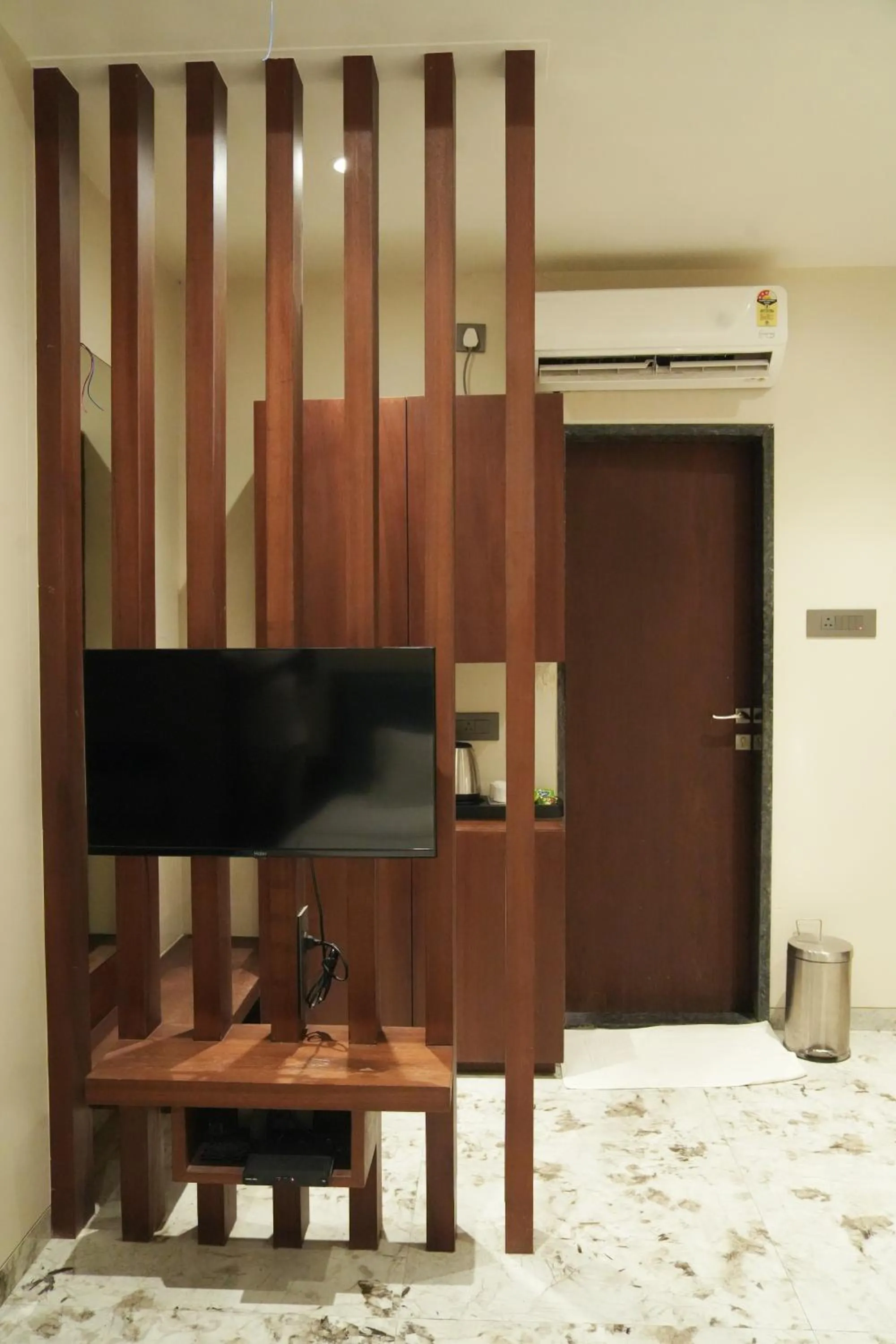 TV and multimedia in Hotel Yashoda