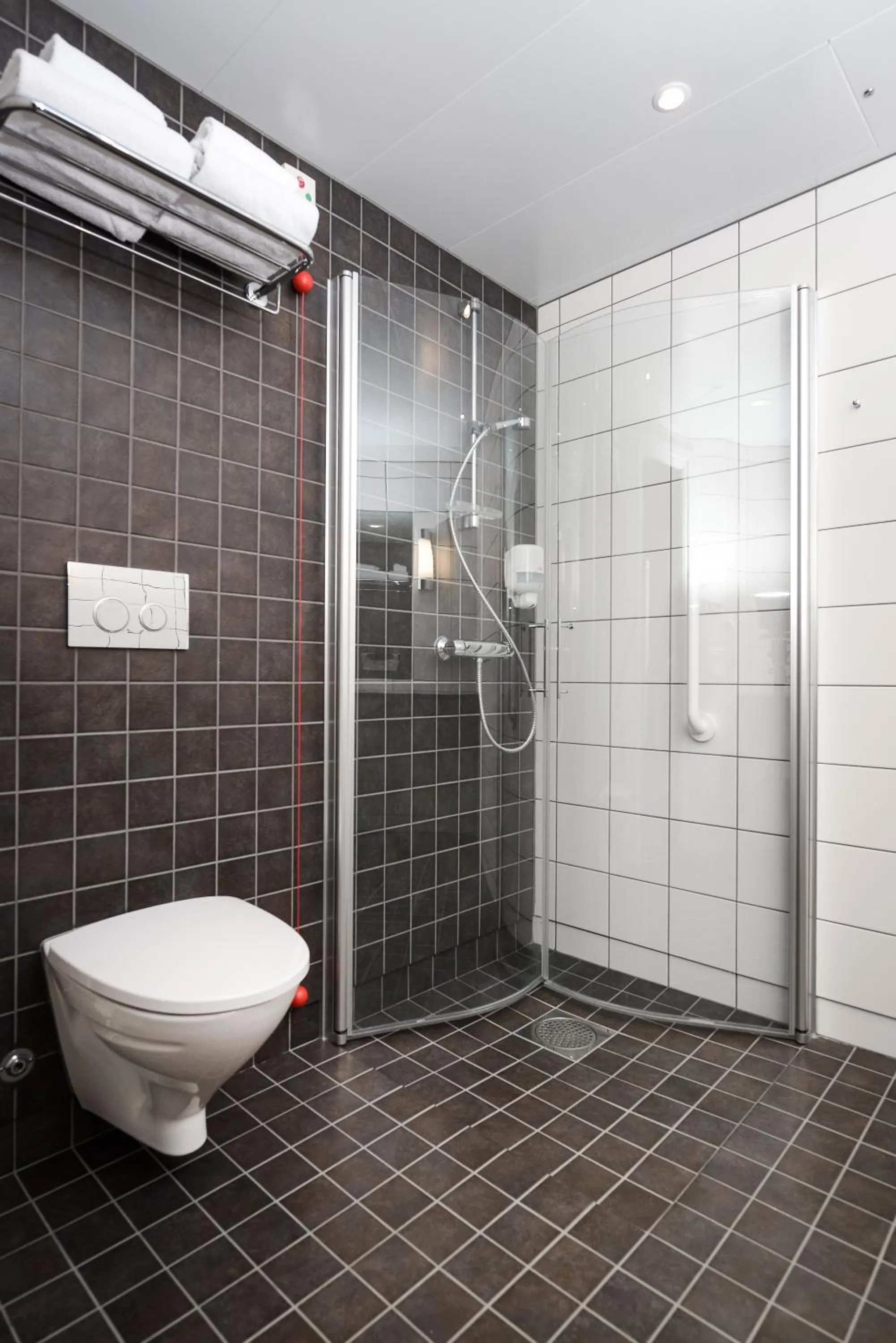 Bathroom in Pingvinhotellet UNN Tromsø