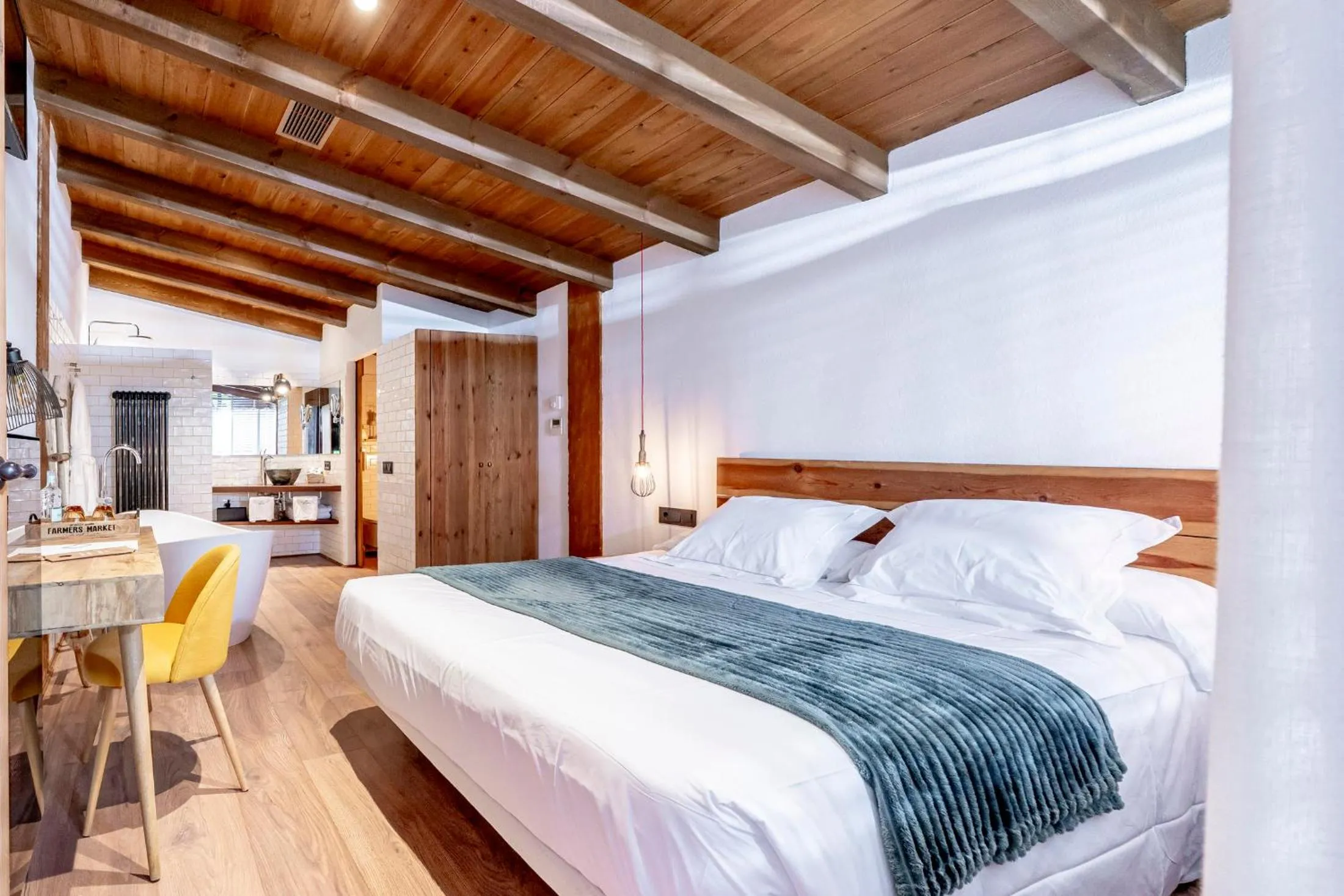 Bed in Hotel Mas la Ferreria