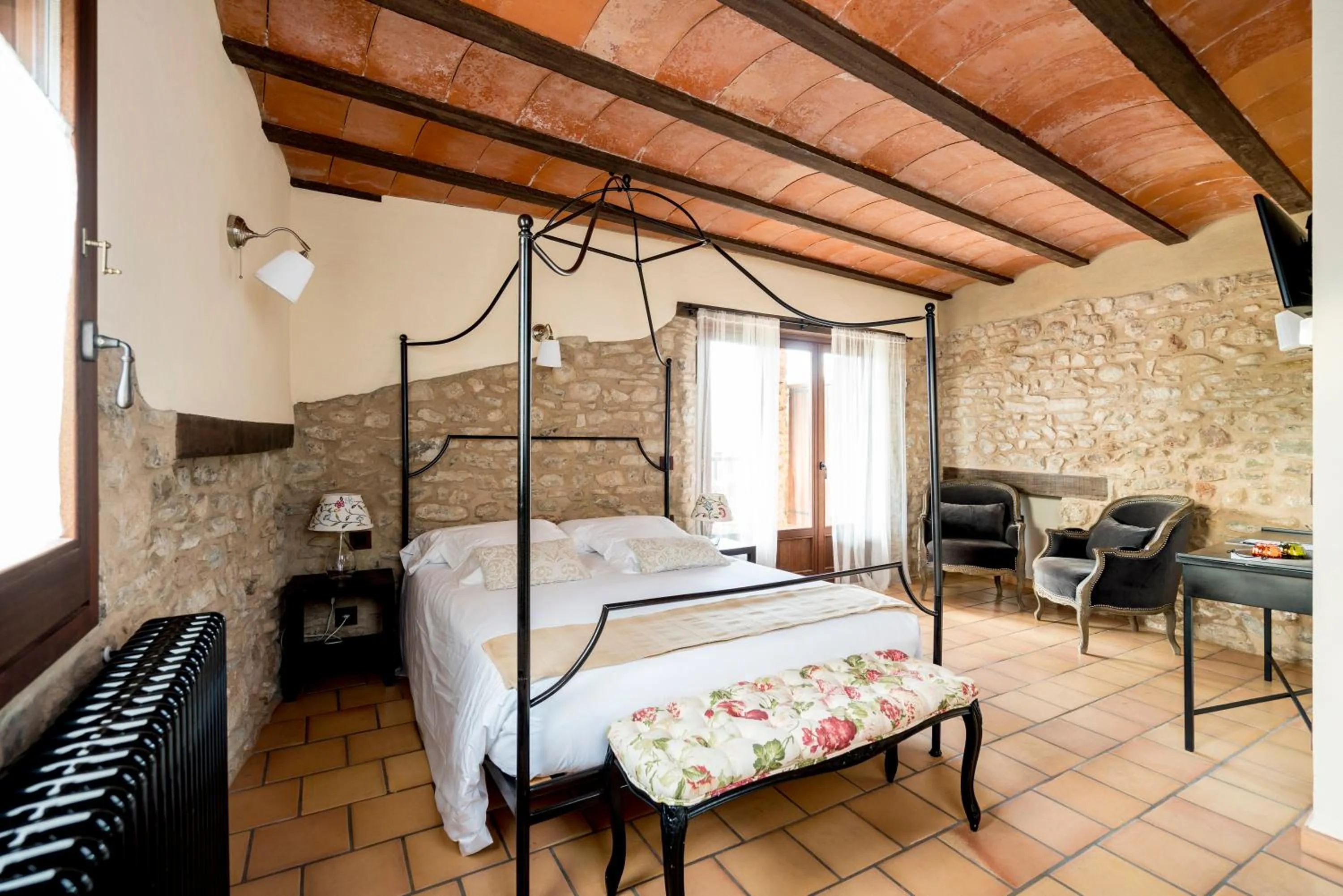 Superior Double Room - single occupancy in Hotel Mas la Ferreria