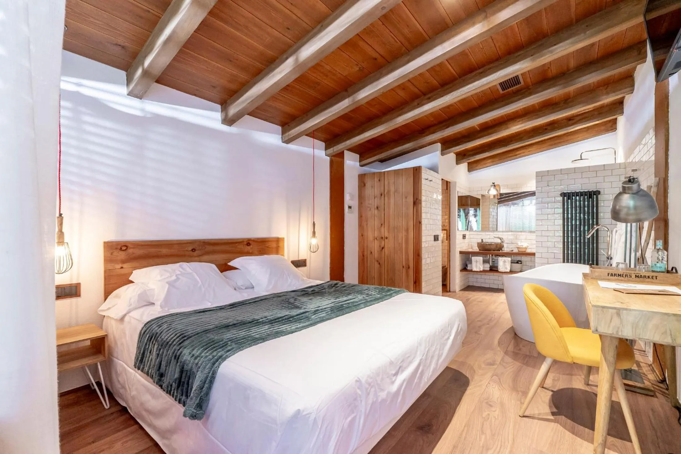 Bed in Hotel Mas la Ferreria