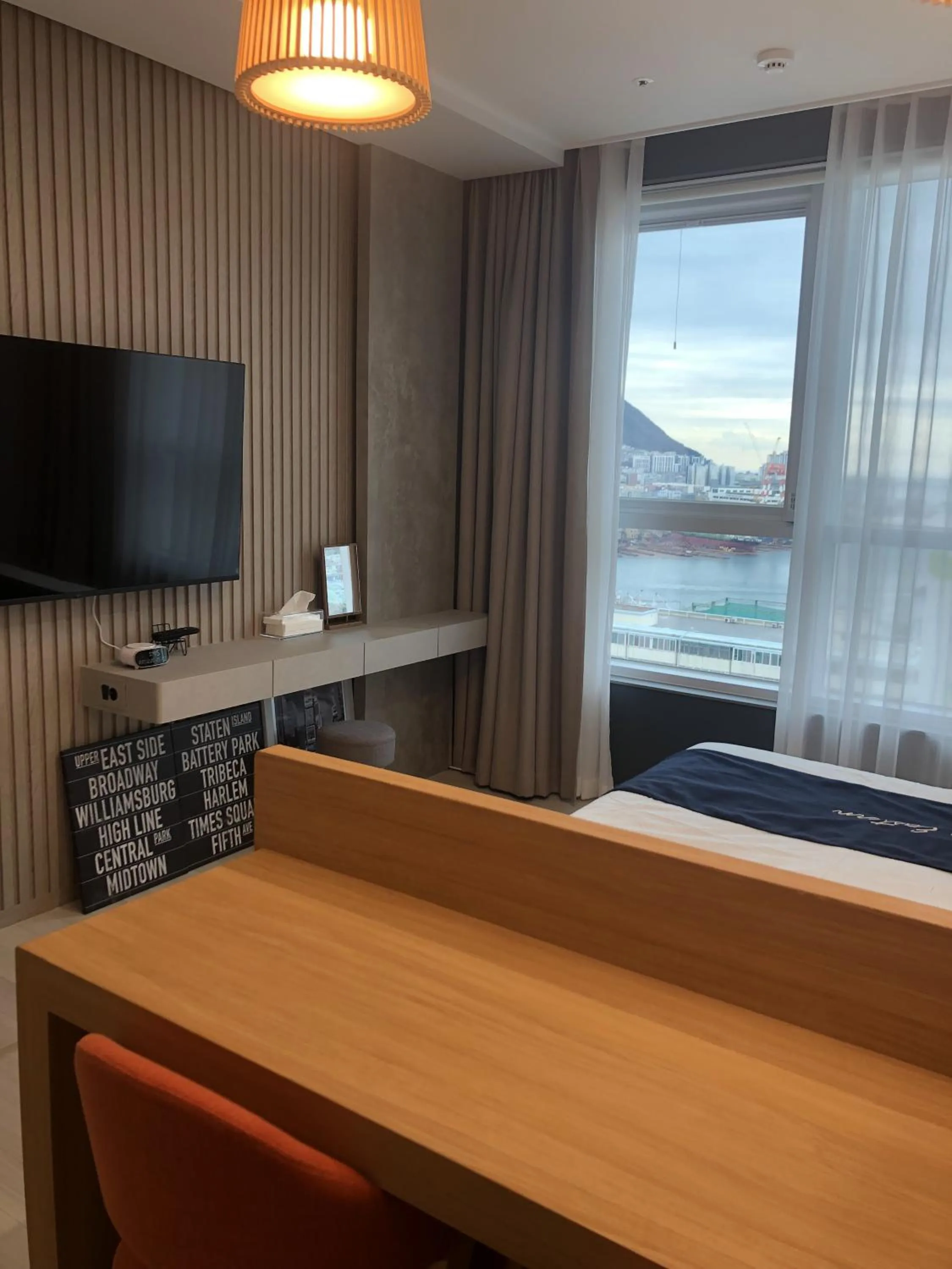 Dining area in Nampo The Bayment BLINGEASTERN