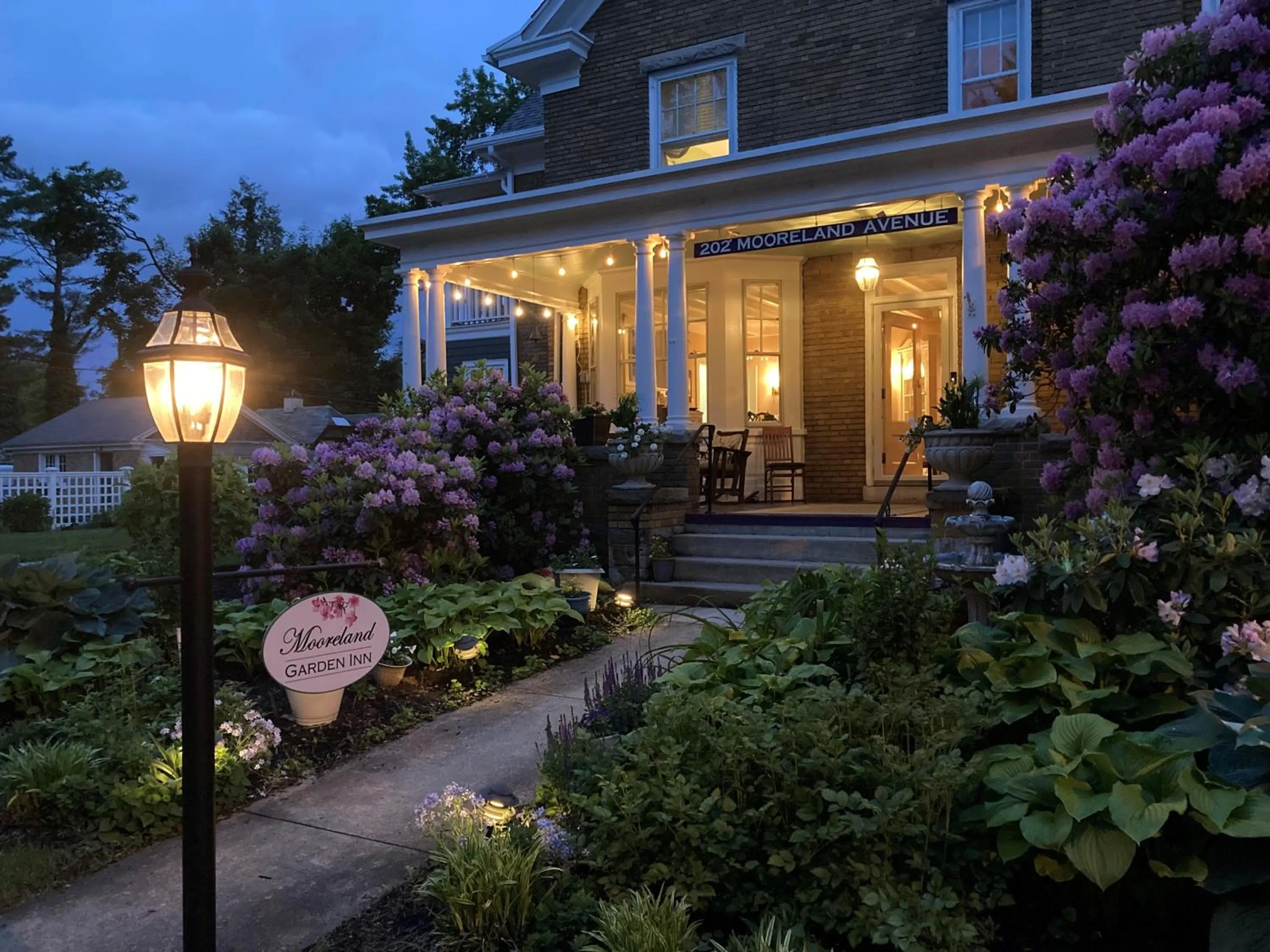 Property building in Mooreland Garden Inn