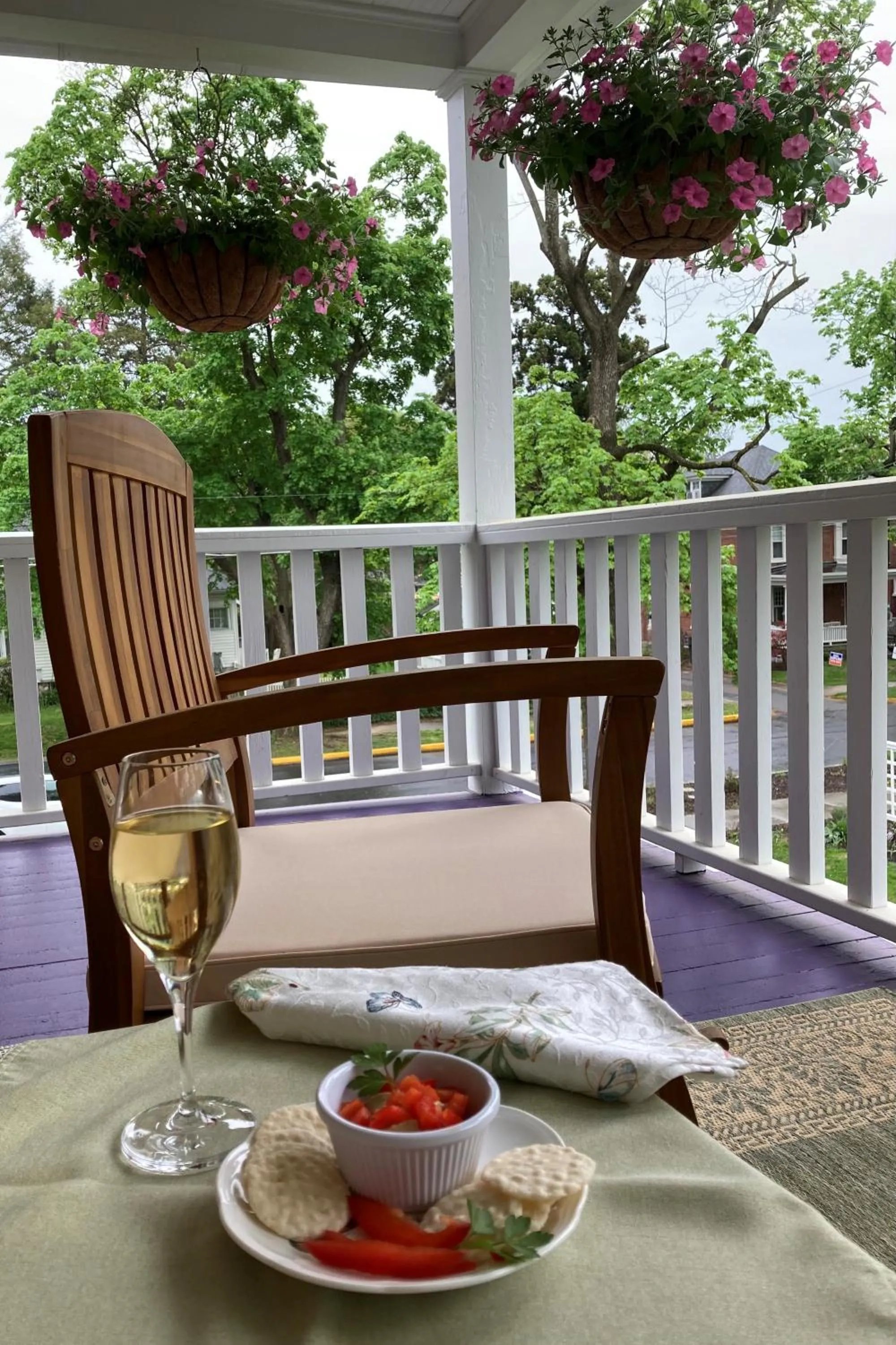 Day in Mooreland Garden Inn