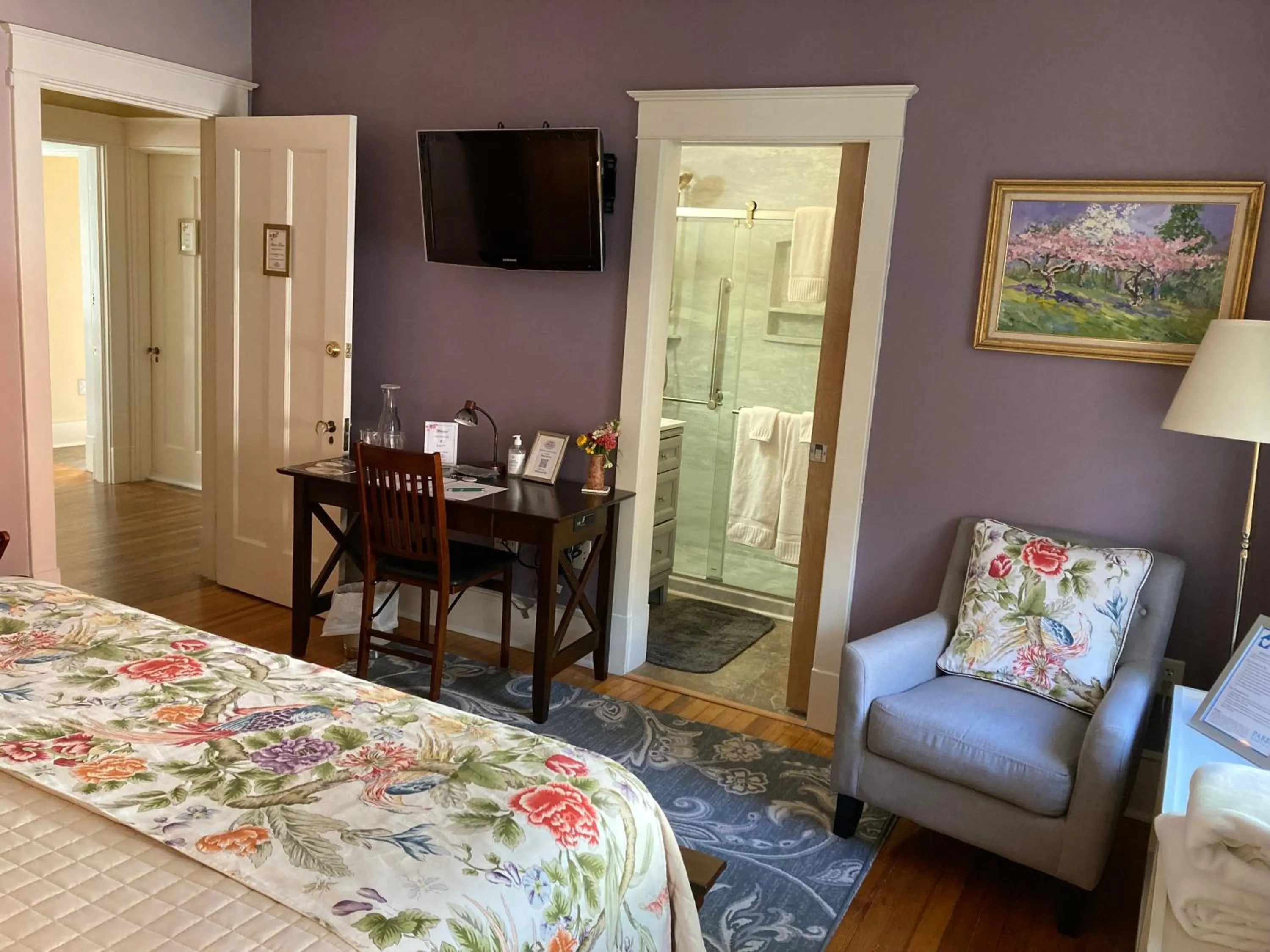 Bedroom, Bed in Mooreland Garden Inn