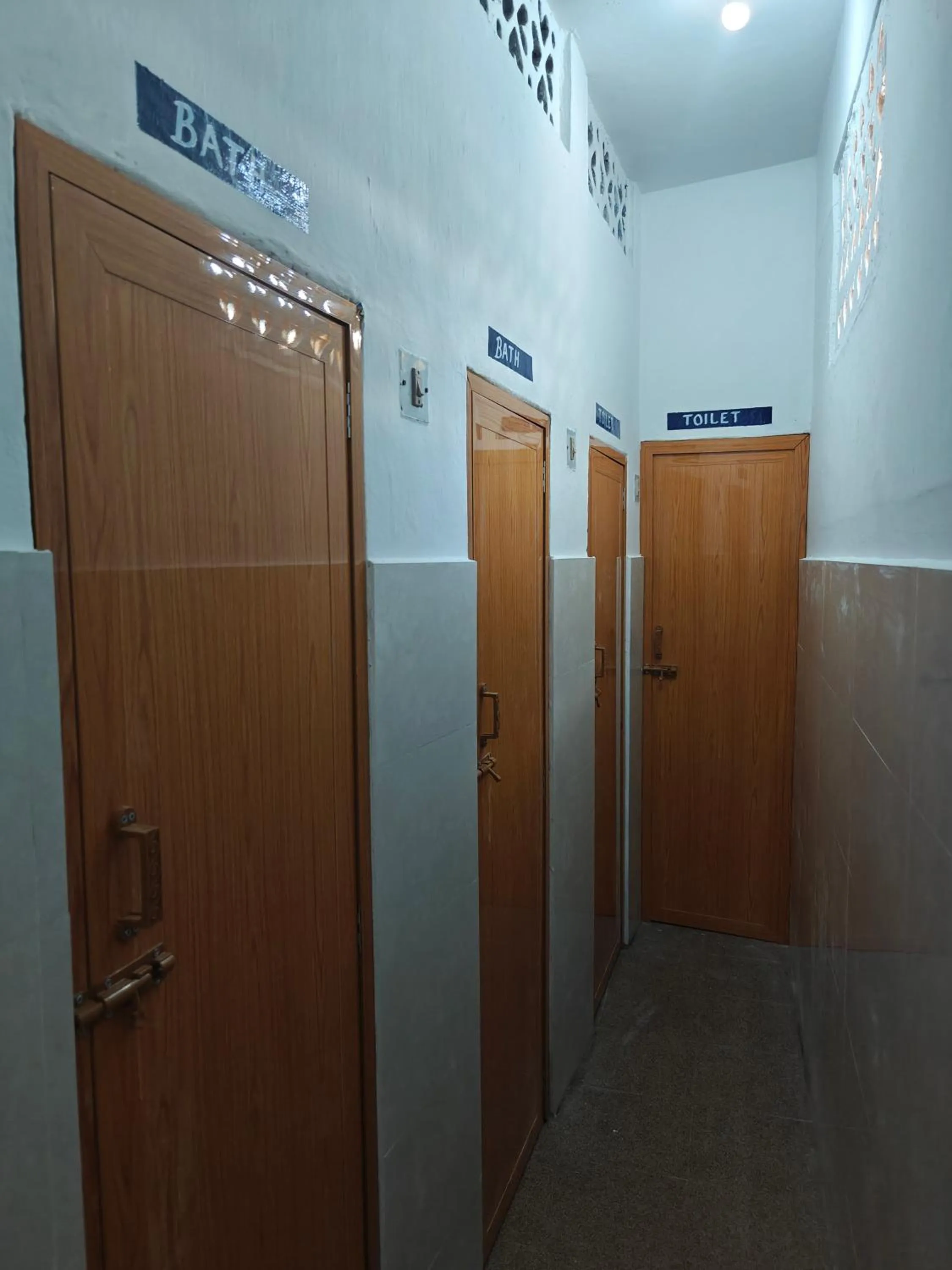 Bathroom in Hotel Ganesh Lodge