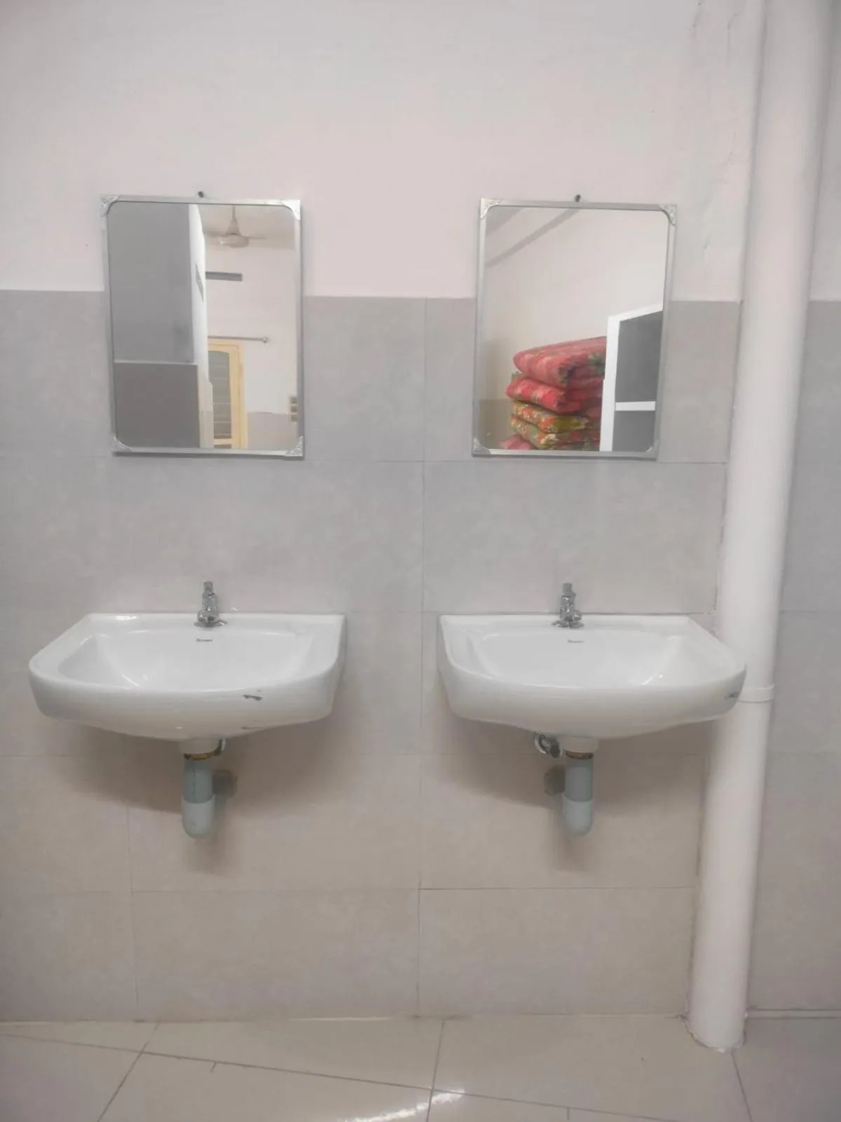 Bathroom in Hotel Ganesh Lodge